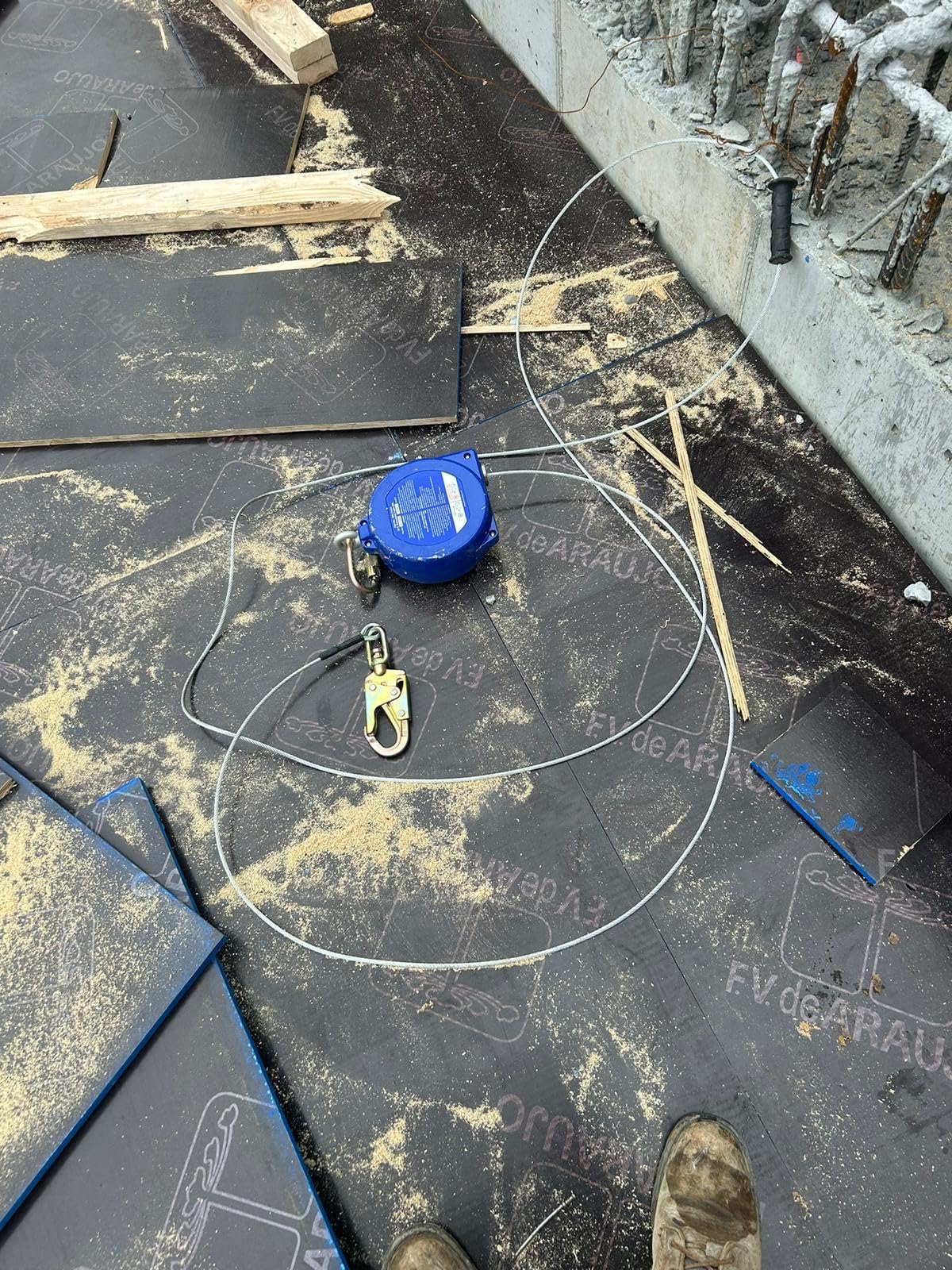 Palmer Safety SRD 30 FT. Self Retracting Lifeline I ANSI Z359.14-2021 Class 1 I SRL Device Swivel Top Galvanized Cable w/Small Steel Snap Hook I Fall Arrest Safety Yoyo customer photo 1