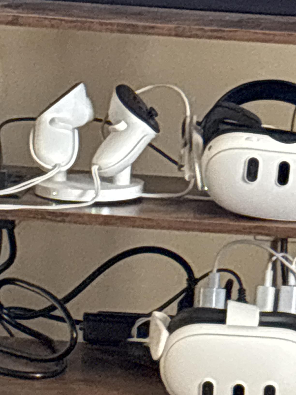 Meta Quest Compact Charging dock - Works with Meta Quest 3/3S - Extended Headset Charging Cable - Wireless Charging for Touch Plus Controllers customer photo 1