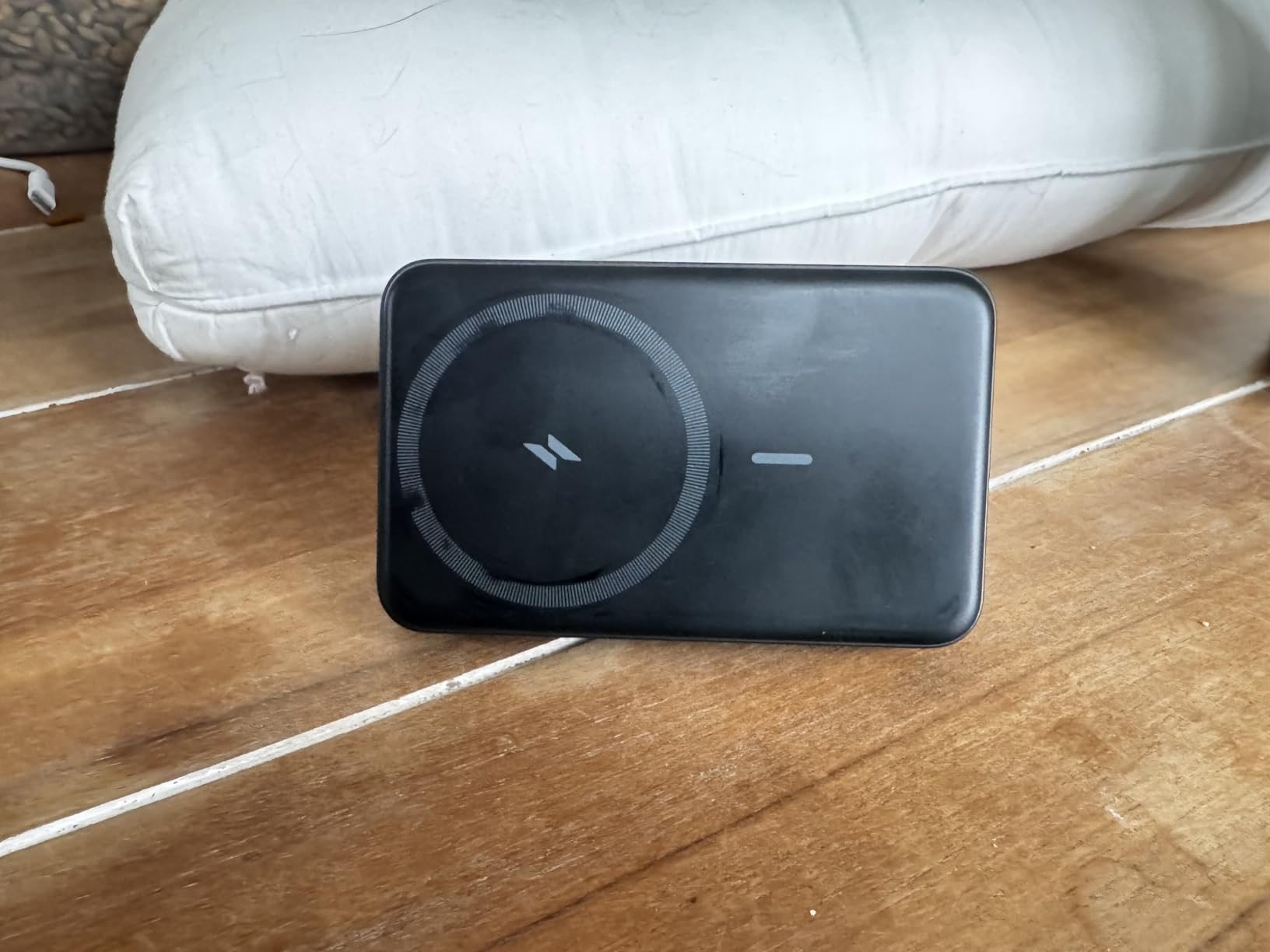 ANKER 633 Magnetic Battery, 10,000mAh Foldable Wireless Portable Charger, 20W USB-C Power Delivery Power Bank with Stand, Magsafe-Compatible for iPhone 16/15/14/13/12 Series (Black) customer photo 2