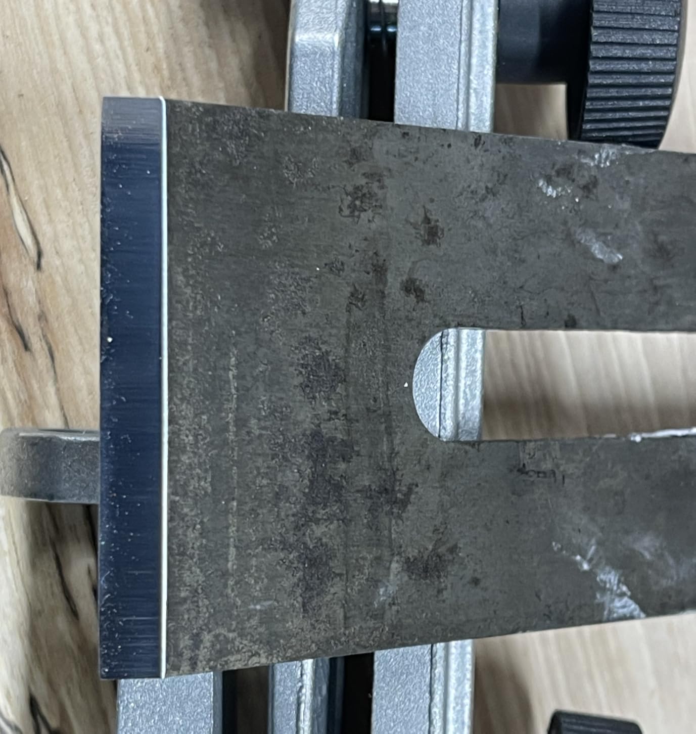 BUCKTOOL 10-Inch Variable Speed Wet Sharpening System, 1.2-Amp Two-Direction Water Cooled Wet Stone Grinder 90-160RPM, Wet Bench Grinder for Knife, Chisel, Knife, Axe, SCM8103 customer photo 2