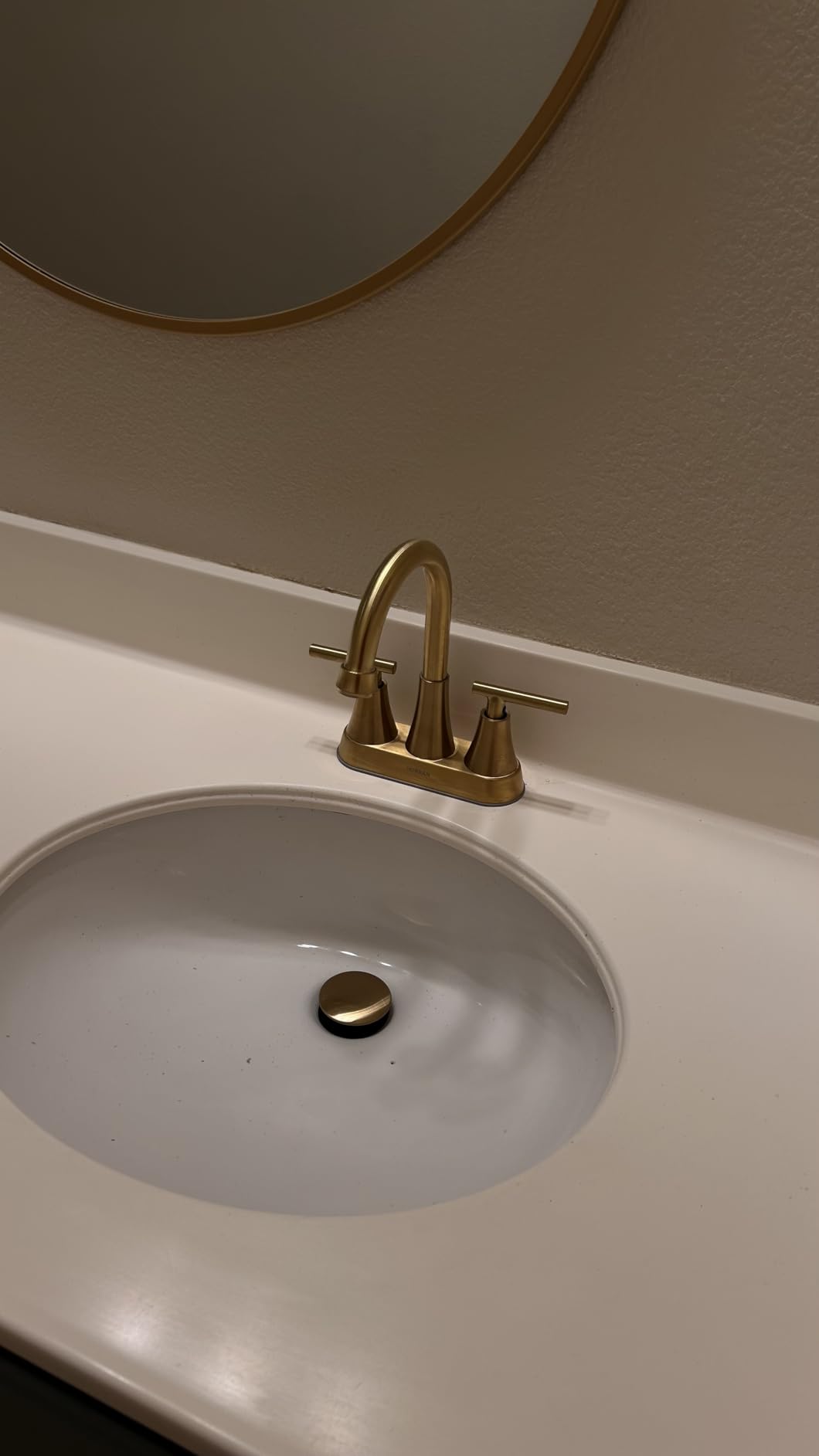 Matte Black Bathroom Faucet, Hurran 4 inch Centerset 2-Handle Lead-Free customer photo 2