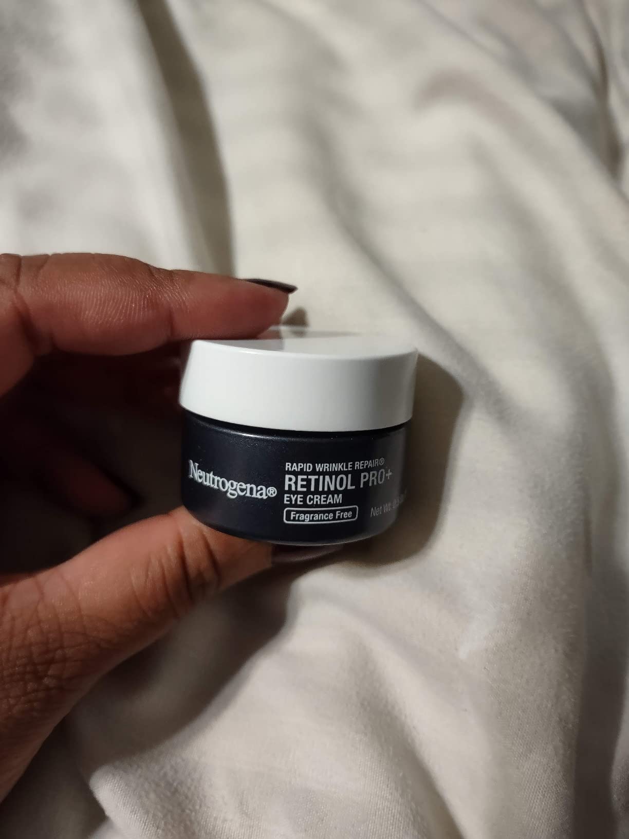 Neutrogena Rapid Wrinkle Repair Retinol Pro+ Anti-Wrinkle Eye Cream, Targeted Eye Cream for Wrinkles & Dark Circles, 0.5 oz customer photo 2