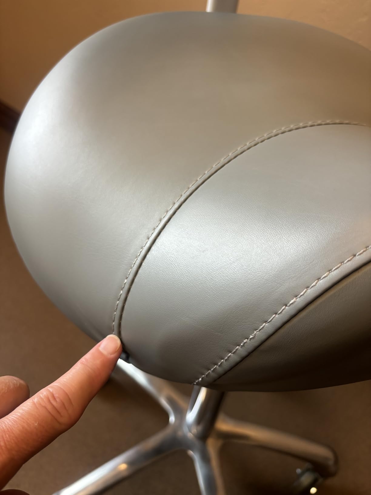 Antlu Saddle Stool Rolling Chair with Back Support, Esthetician Tattoo Dental Stool Chair, Lash Chairs for Eyelash Tech Massage Salon(Black,with Backrest) customer photo 2