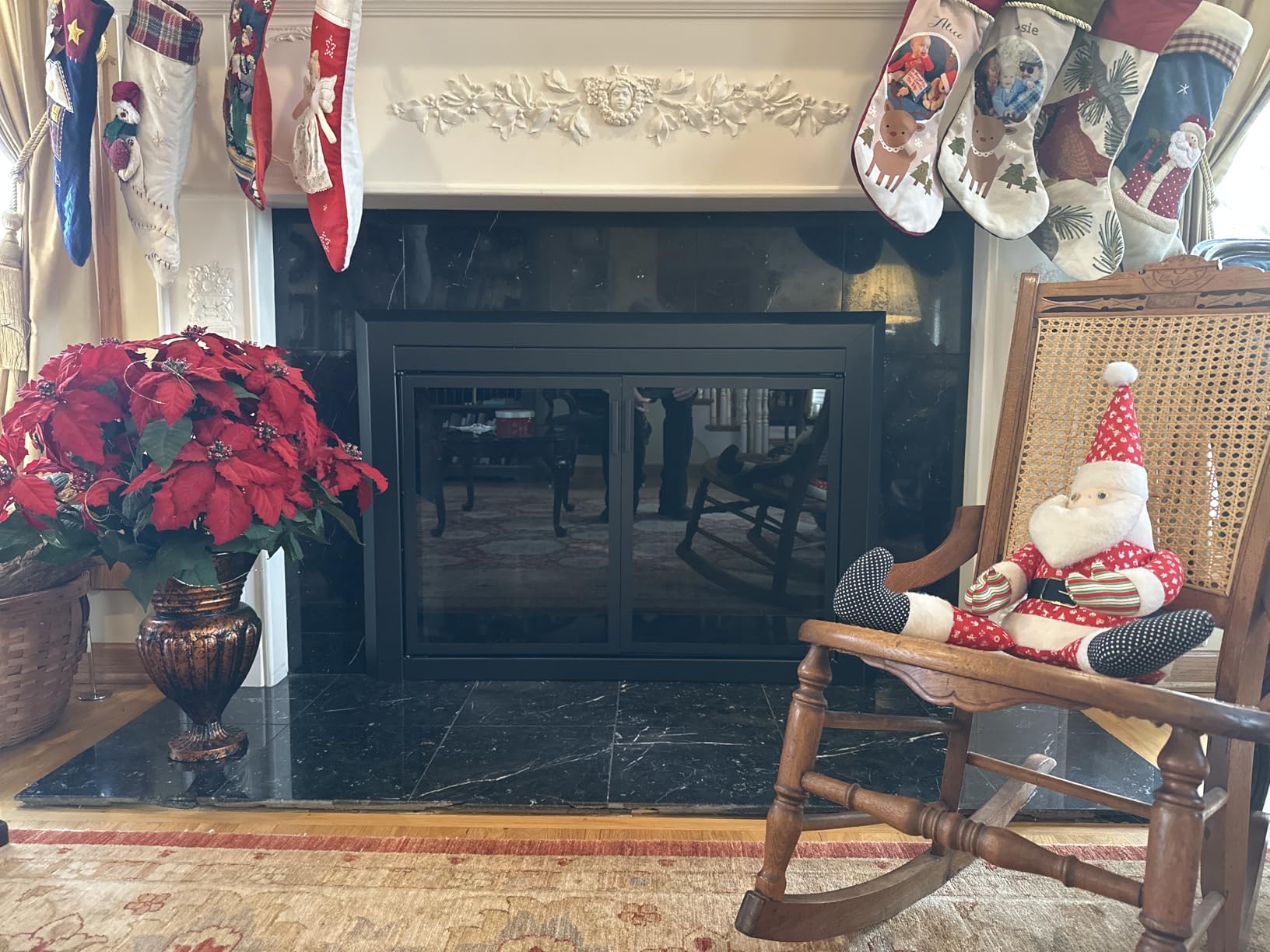 UniFlame Logan Cabinet-Style Fireplace Doors with Smoke Tempered Glass, Black, Large (Fits Opening 36in to 43in W x 25.5in to 32.5in H) customer photo 2