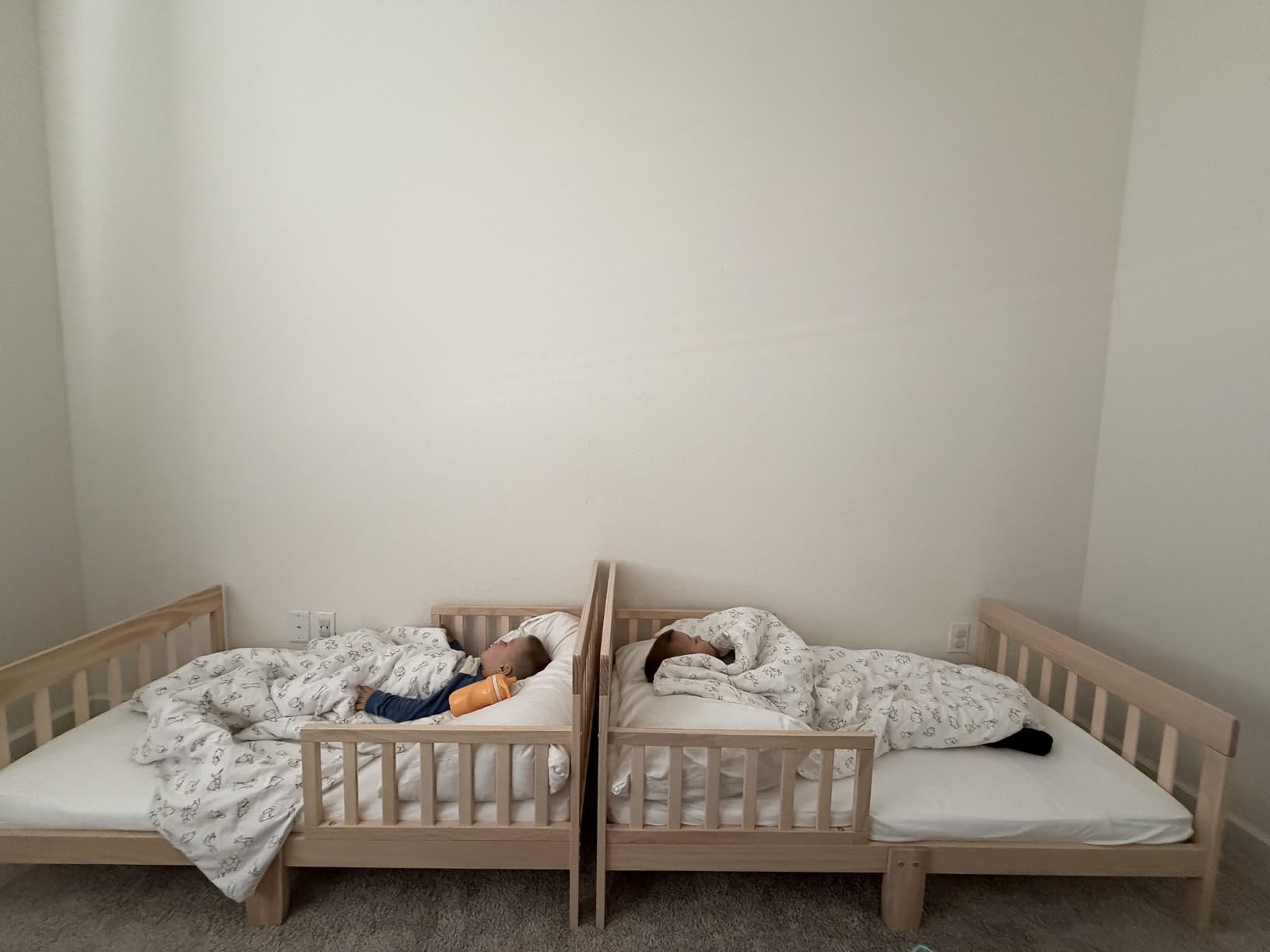 Dream On Me Finn Toddler Bed in White, Greenguard Gold and BSA Certified, Non-Toxic Finish, Made of Sustainable New Zealand Pinewood, Low-to-Floor Design with Safety Guard Rails customer photo 1