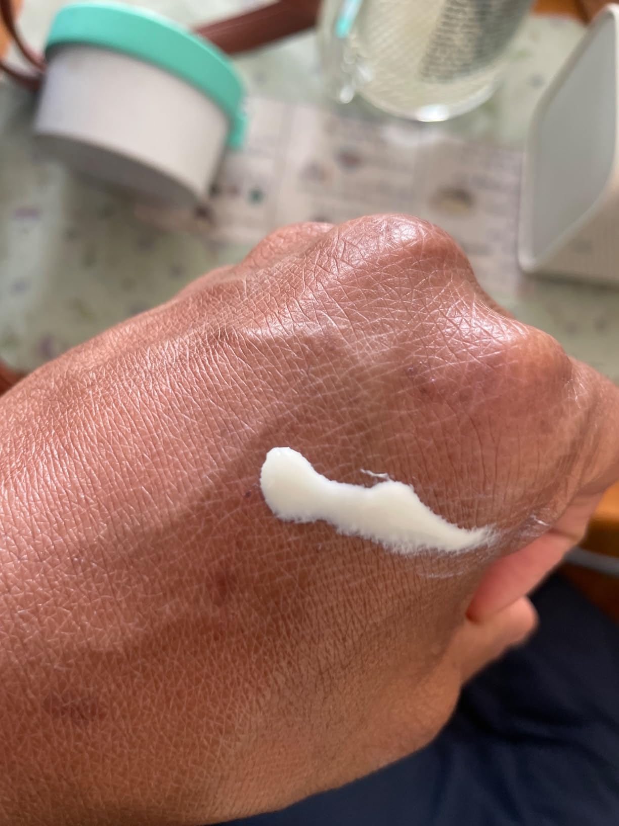 CeraVe Hydrating Sheer Sunscreen with SPF 30 for Face and Body, Mineral & Chemical Sunscreen with Zinc Oxide, Hyaluronic Acid and Ceramides, 3 Ounces customer photo 2