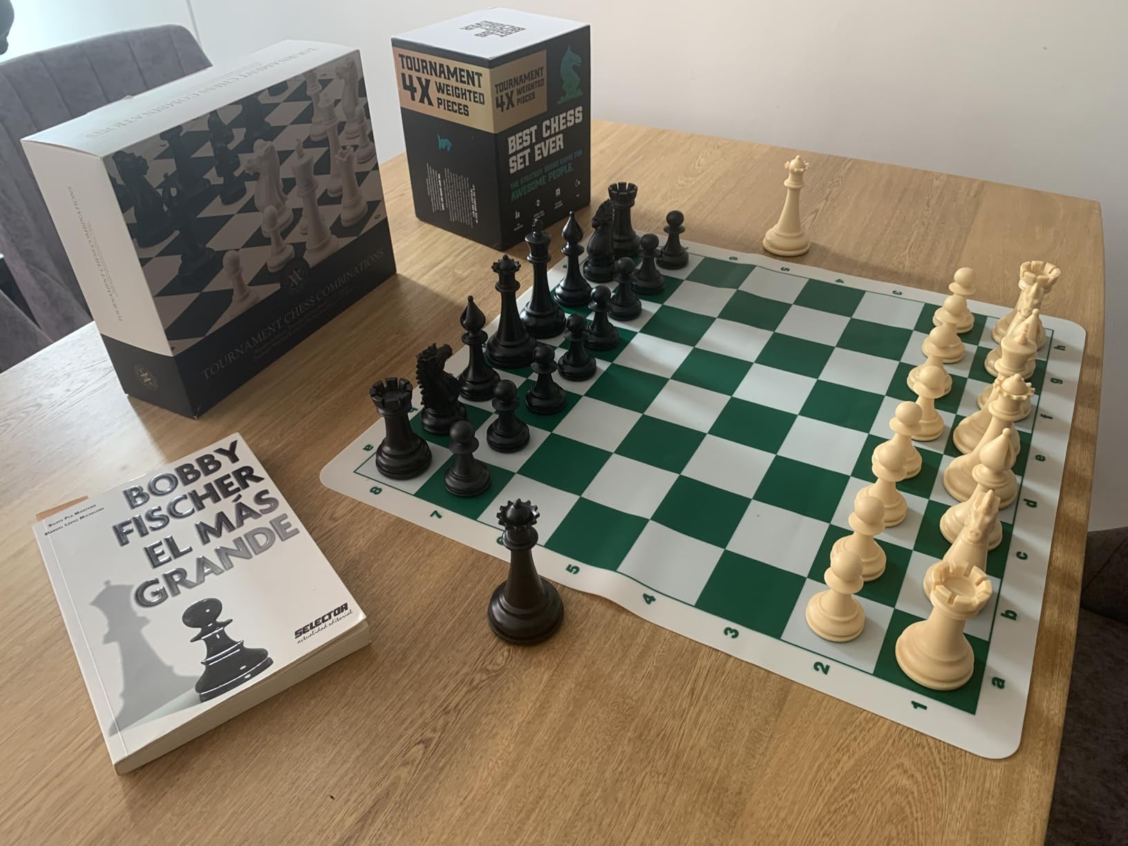 Best Chess Set Ever 3X Tournament Modern Chess Set with Weighted Staunton Pieces, 20x20 Double-Sided Silicone Board, Strategy Guide and Storage Bags customer photo 1