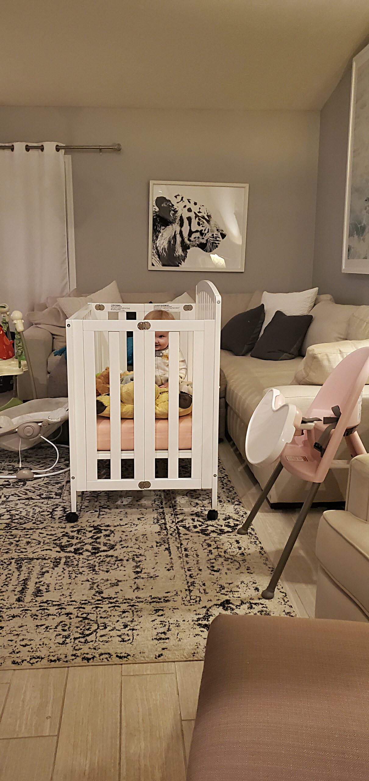 Davinci Dylan Folding Portable 3-in-1 Convertible Mini Crib in Chestnut, Greenguard Gold Certified customer photo 1