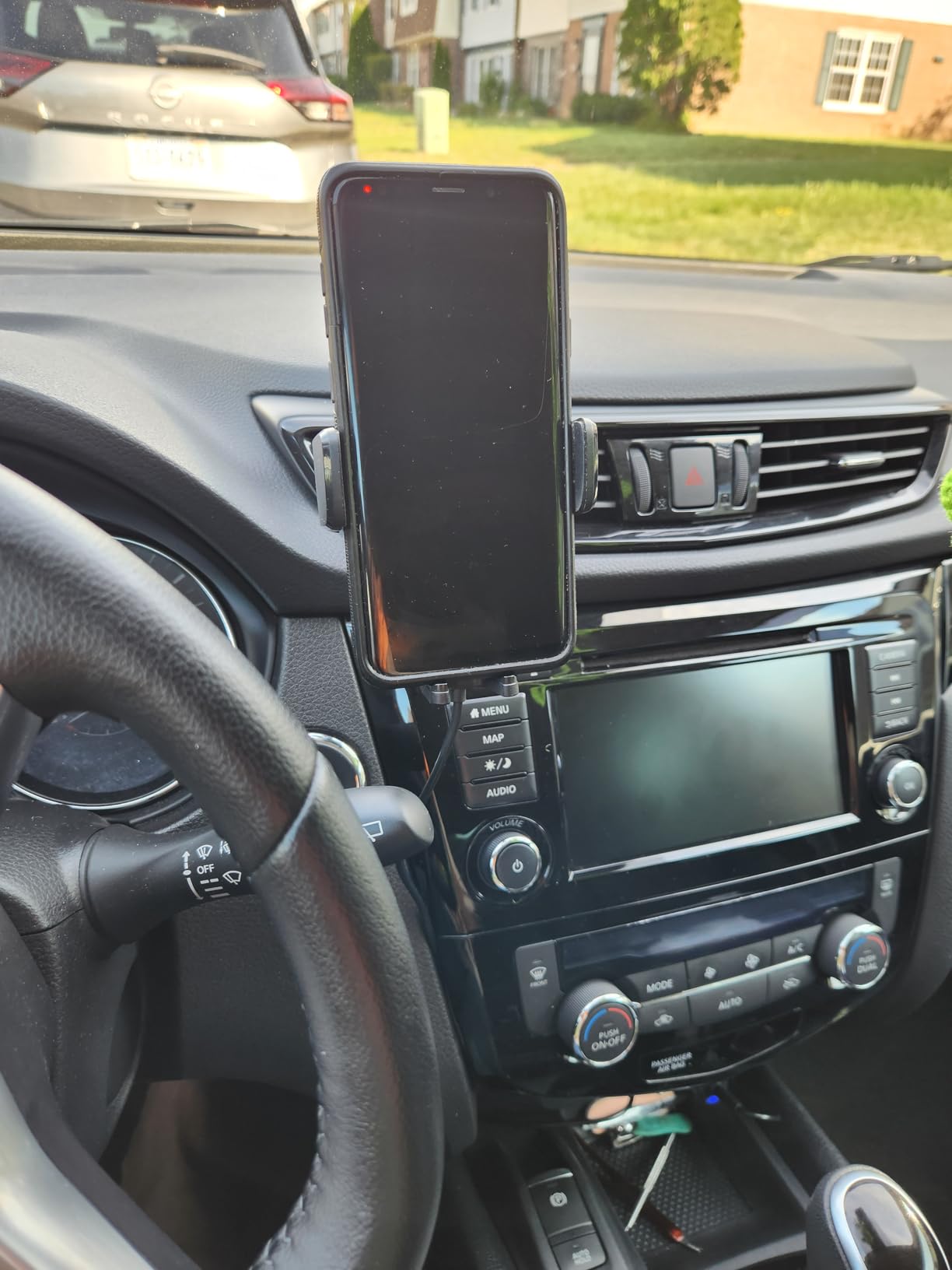 JOYROOM Wireless Car Charger, 15W Fast Charging Auto Clamping Car Phone Holder Charger, Air Vent Car Phone Holder Mount for iPhone 17/16/15 Pro Max Air, Galaxy S26/25 Ultra, Pixel 10 Pro and More customer photo 1