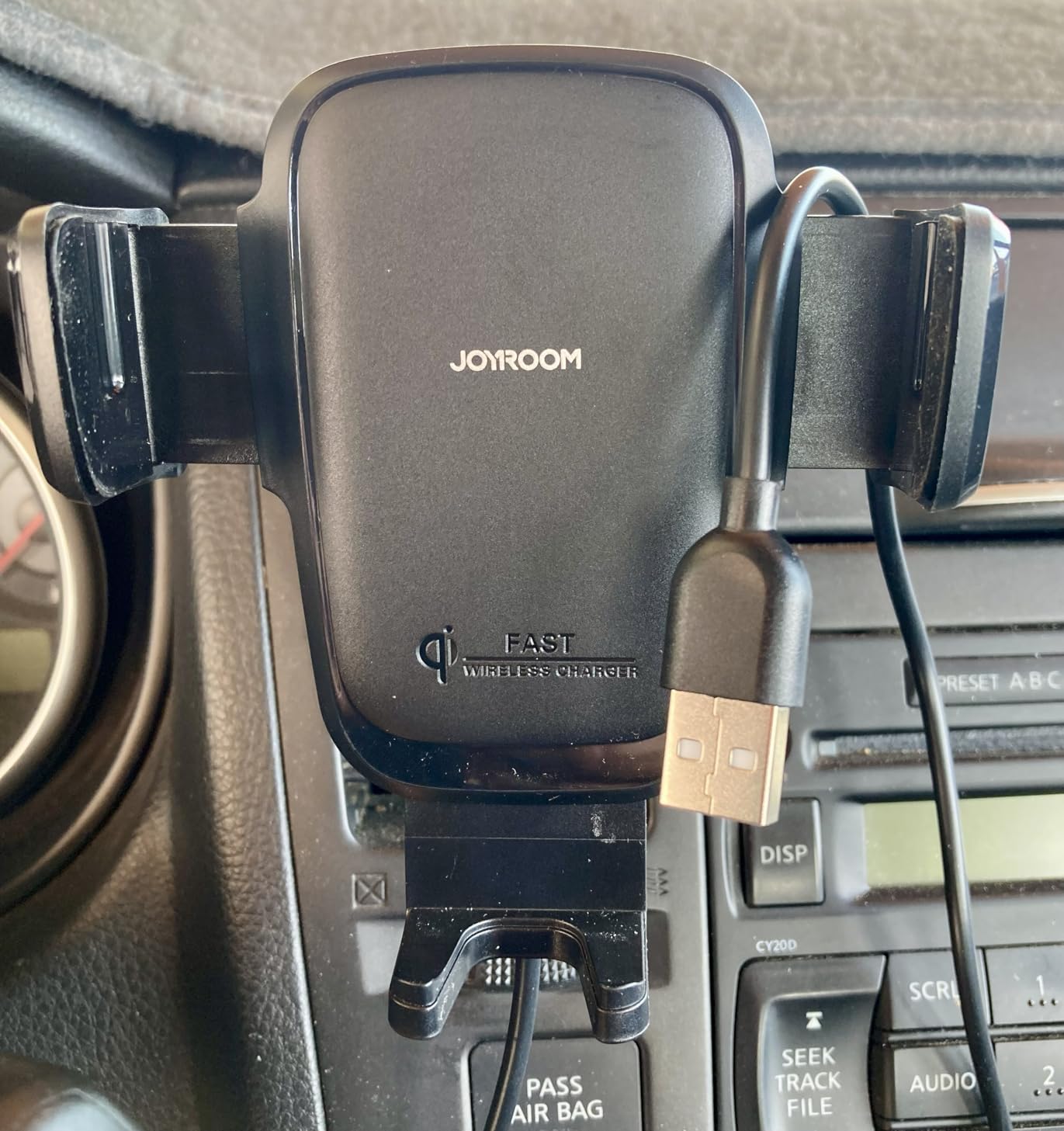 JOYROOM Wireless Car Charger, 15W Fast Charging Auto Clamping Car Phone Holder Charger, Air Vent Car Phone Holder Mount for iPhone 17/16/15 Pro Max Air, Galaxy S26/25 Ultra, Pixel 10 Pro and More customer photo 2