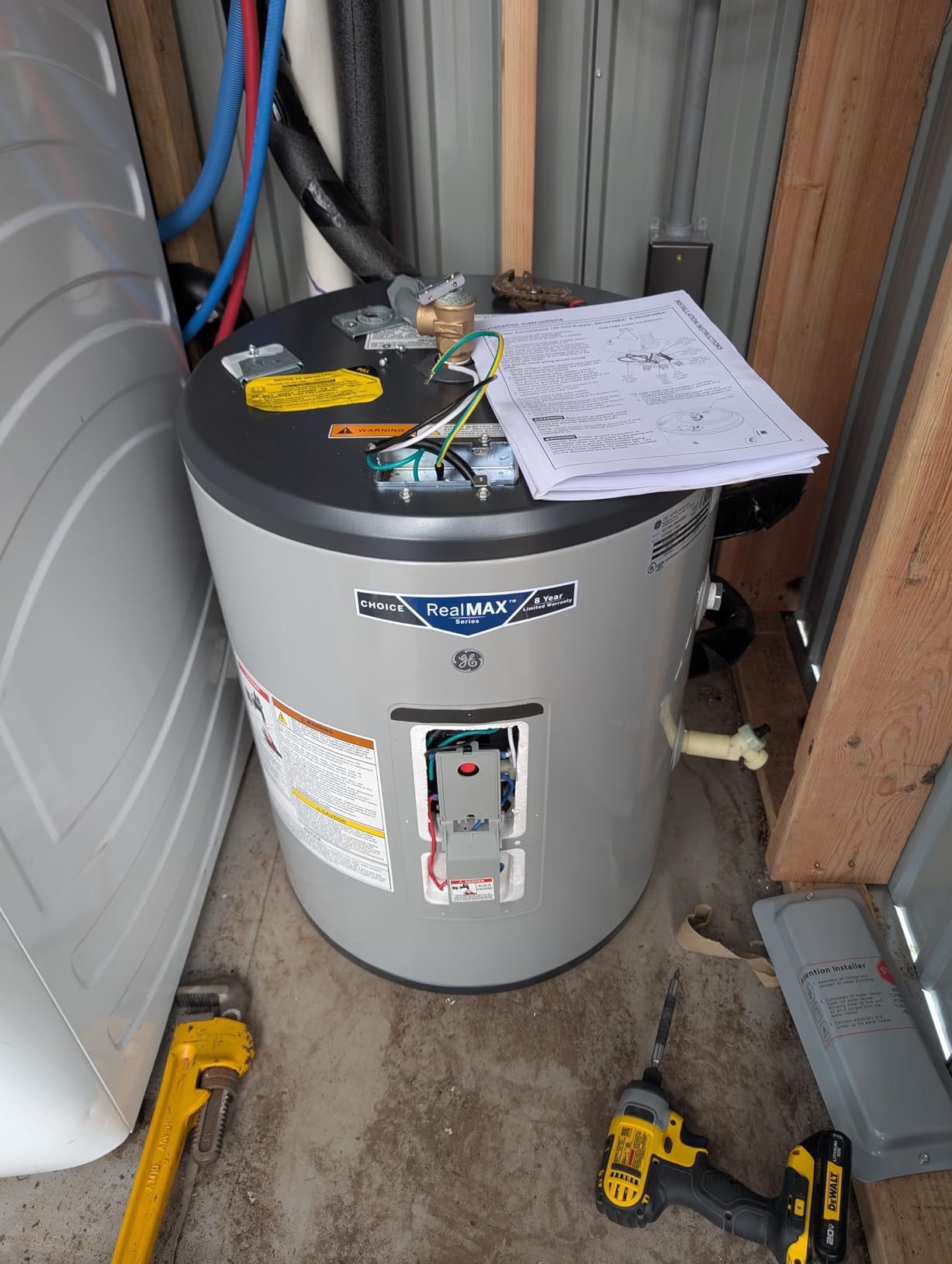 GE Appliances 18 Gallon Versatile Electric Water Heater with Adjustable Thermostat & Drain Valve, Side Port Lowboy, Point of Use, 240 Volt customer photo 2