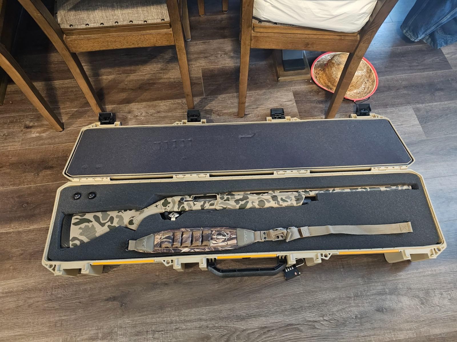 Pelican V770 Vault Single Scoped Rifle Case, Tan. Vault by Pelican Multi-Purpose Hard Case with Foam - Tripod, Equipment, Electronics Gear, Instrument, and More, Tan customer photo 1