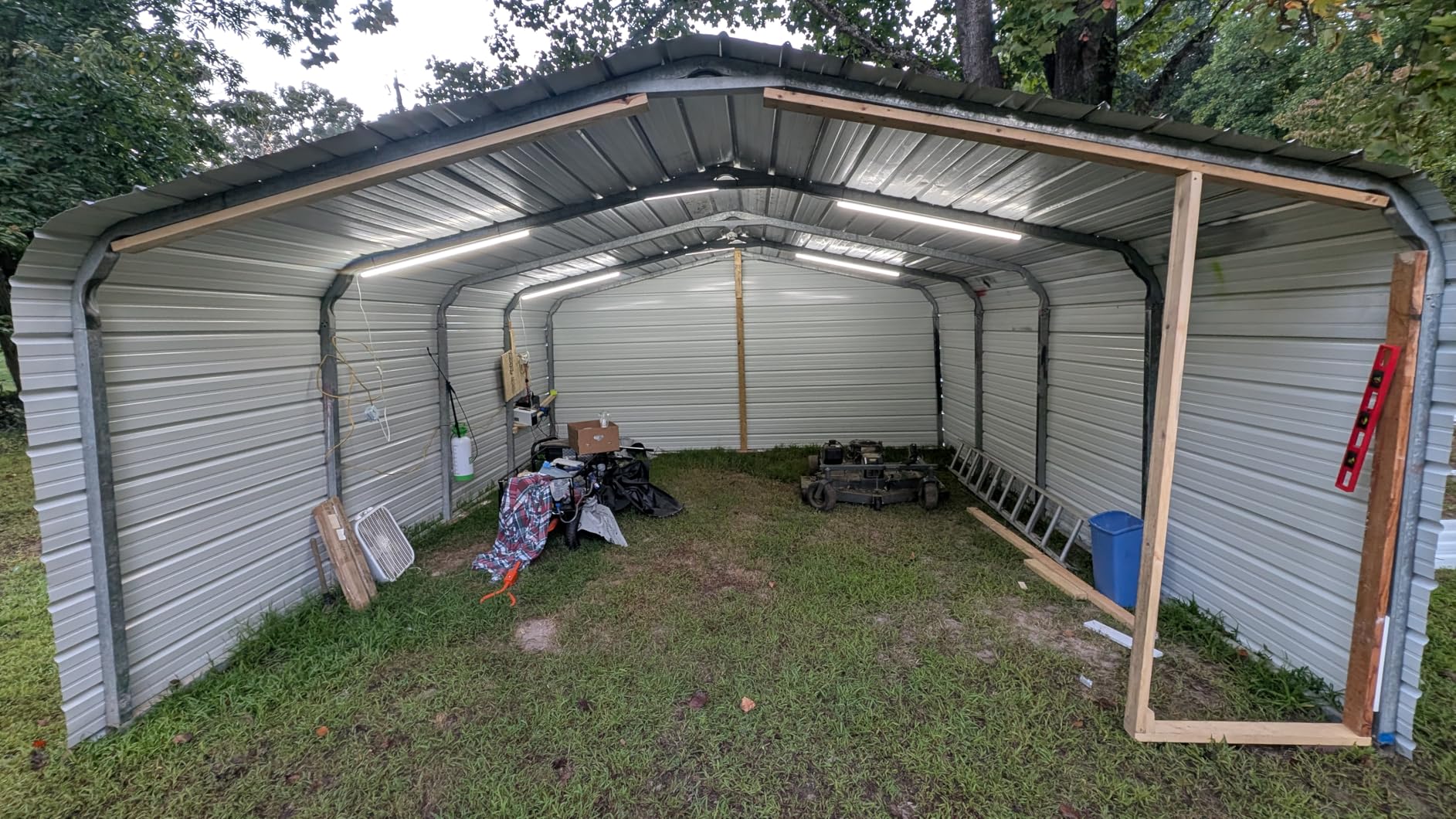 Barrina T5 4FT LED Shop Light, 2200lm, 5000K Daylight White, 20W Utility Light Fixture, Ceiling and Under Cabinet Lights for Workshop Garage, Corded Electric with ON/Off Switch, 6 Pack customer photo 2