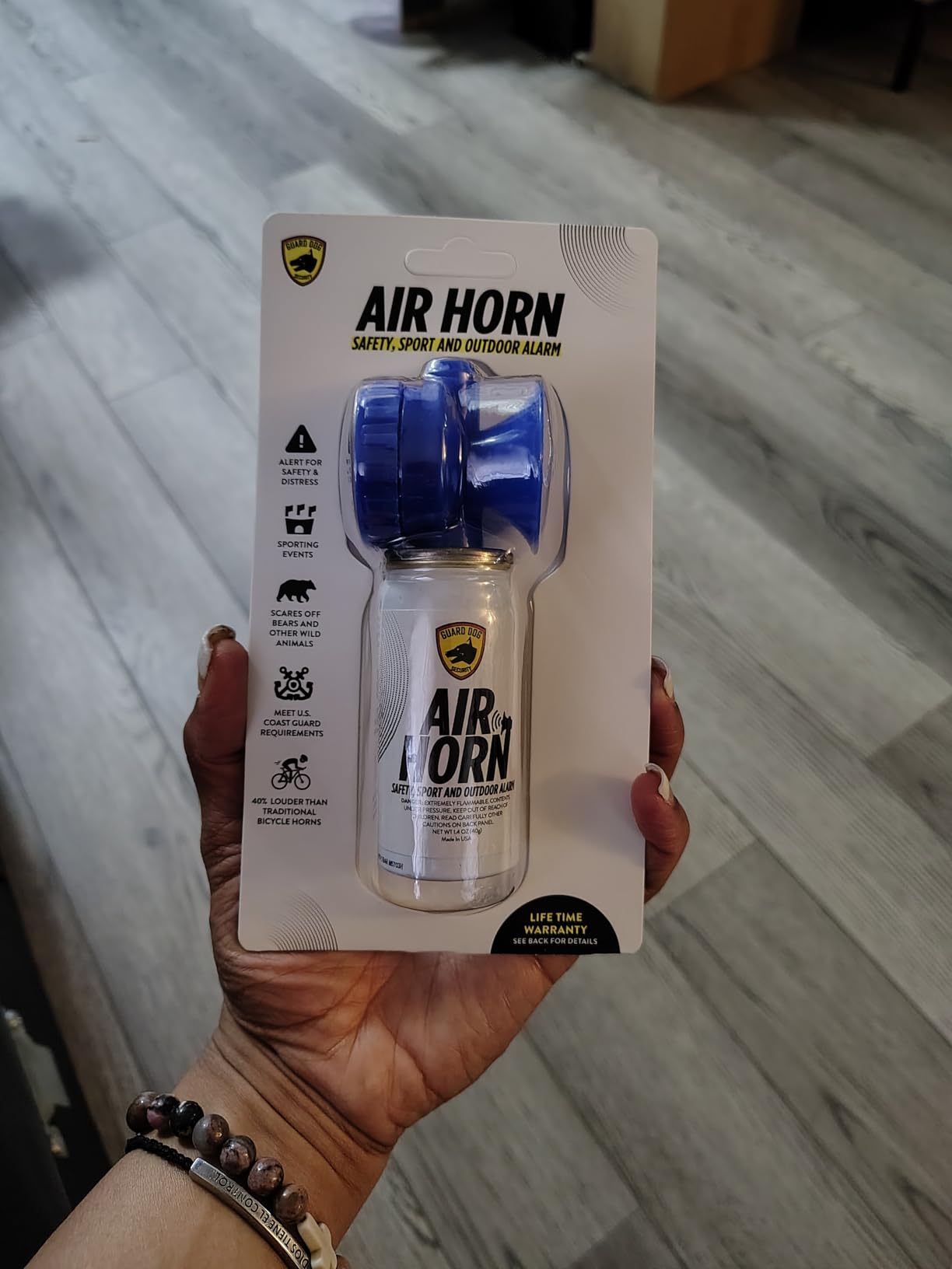 Guard Dog Security Air Horn for Safety, Loud Blow Horn, Hand Held Mini Air Horn, Fog and Boat Horn for Marine, Football Games, Sporting Events and Outdoor Alarms, Powerful 1-Mile Sound Blast 1.4 oz customer photo 1