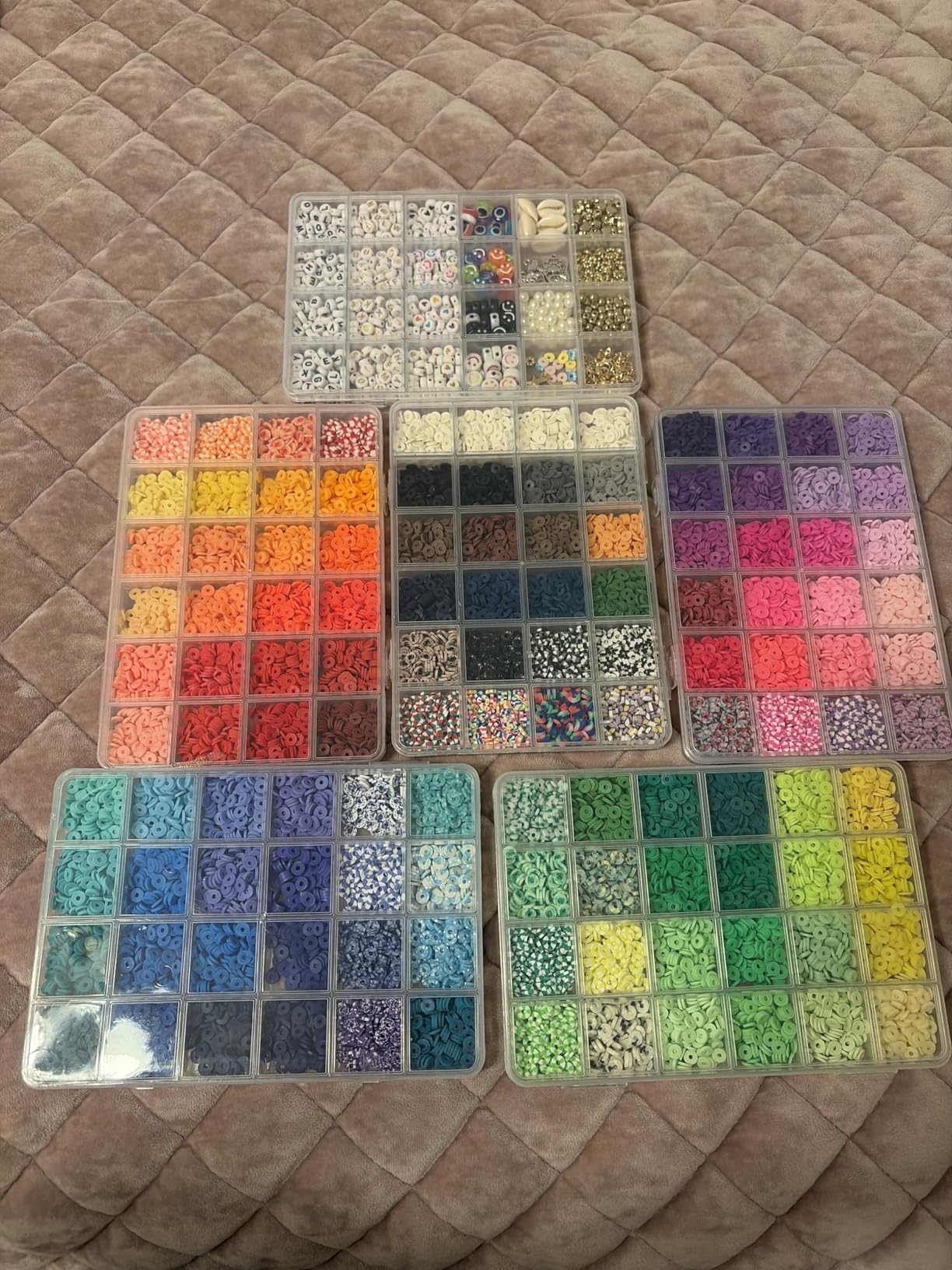 Sistenia 20,000 Pcs Clay Beads Bracelet Making Kit, 120 Colors 6 Boxes Polymer Beads Spacer Heishi Beads & Jewelry Kit with Pendant Charms Elastic Strings, Crafts Gift for Kids Adults customer photo 1
