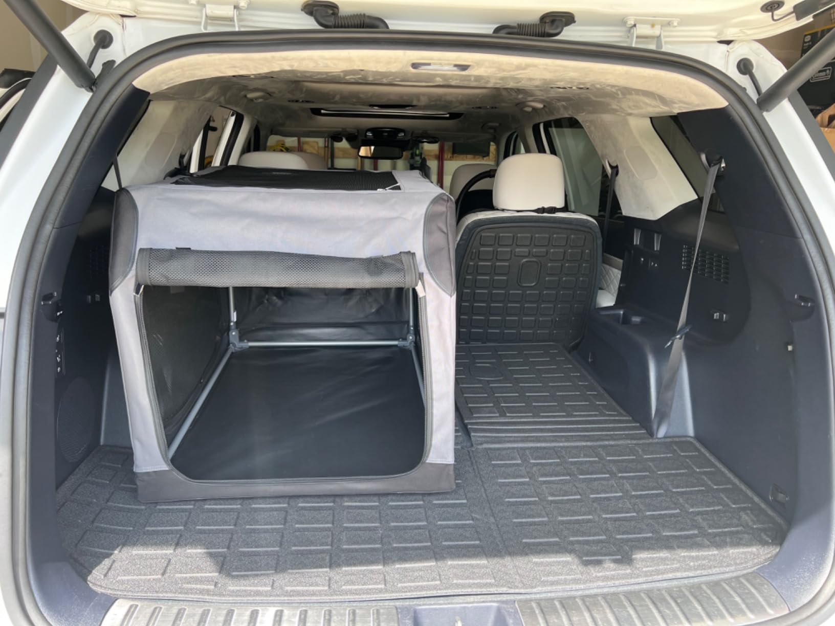PETSFIT Dog Travel Crate, Soft Sided Dog Crate - 36 Inch Sturdy Adjustable Structure, Easy to Set Up, Collapsible Dog Crate for Car, Light Tough with 3 Mesh Doors Gray customer photo 1