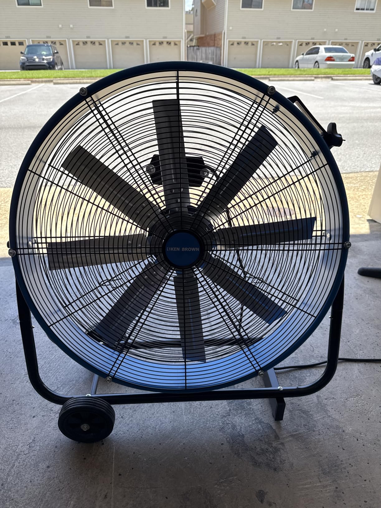 KEN BROWN 24 Inch Industrial Drum Fan, High Velocity Floor Shop Fan, Heavy Duty, 9500 CFM, 8 Blades, 3 Speeds, 360 Degree Tilt, Ideal for Industrial, Commercial, Gym, Garage Use, Blue customer photo 2