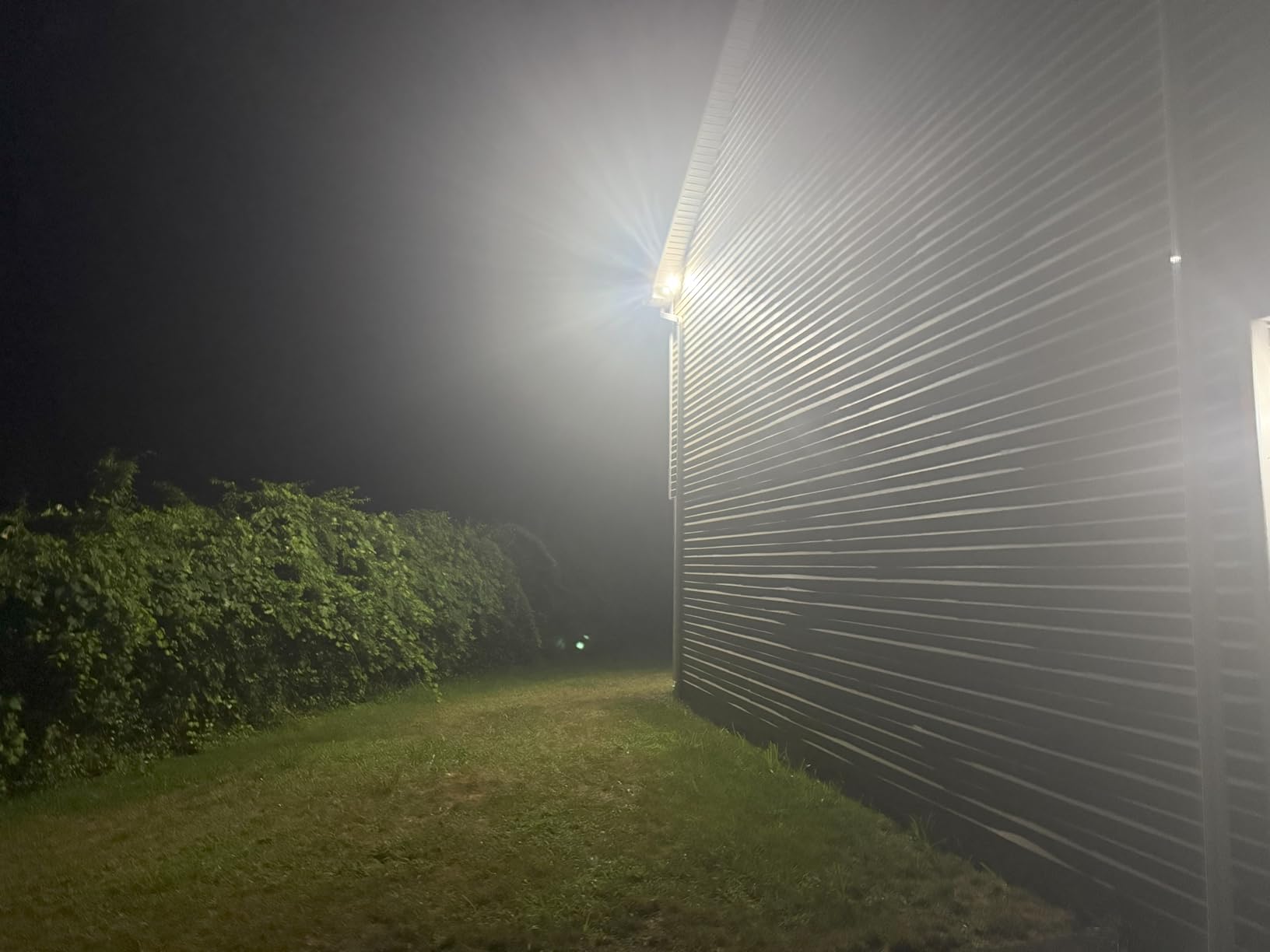WYZE Floodlight Camera v2, Security Camera Outdoor, 2K HD with Color Night Vision, 2800-Lumen LEDs, 160-degree Wide View, 105dB Siren, Works with Alexa & Google Assistant, Wired, Free Expert Support customer photo 2