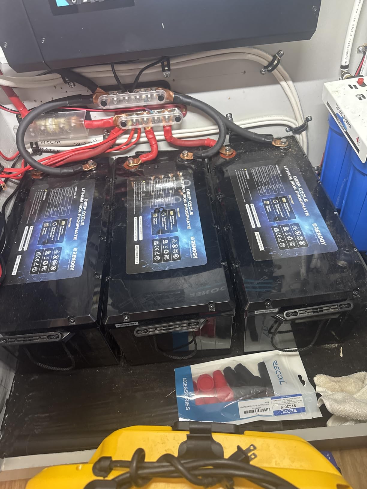 Renogy 12V 200Ah Lithium LiFePO4 Deep Cycle Battery, 5000+ Deep Cycles, 200A BMS, Backup Power for Trolling Motor, Cabin, Marine, Off-Grid Home Energy Storage - Core Series customer photo 2