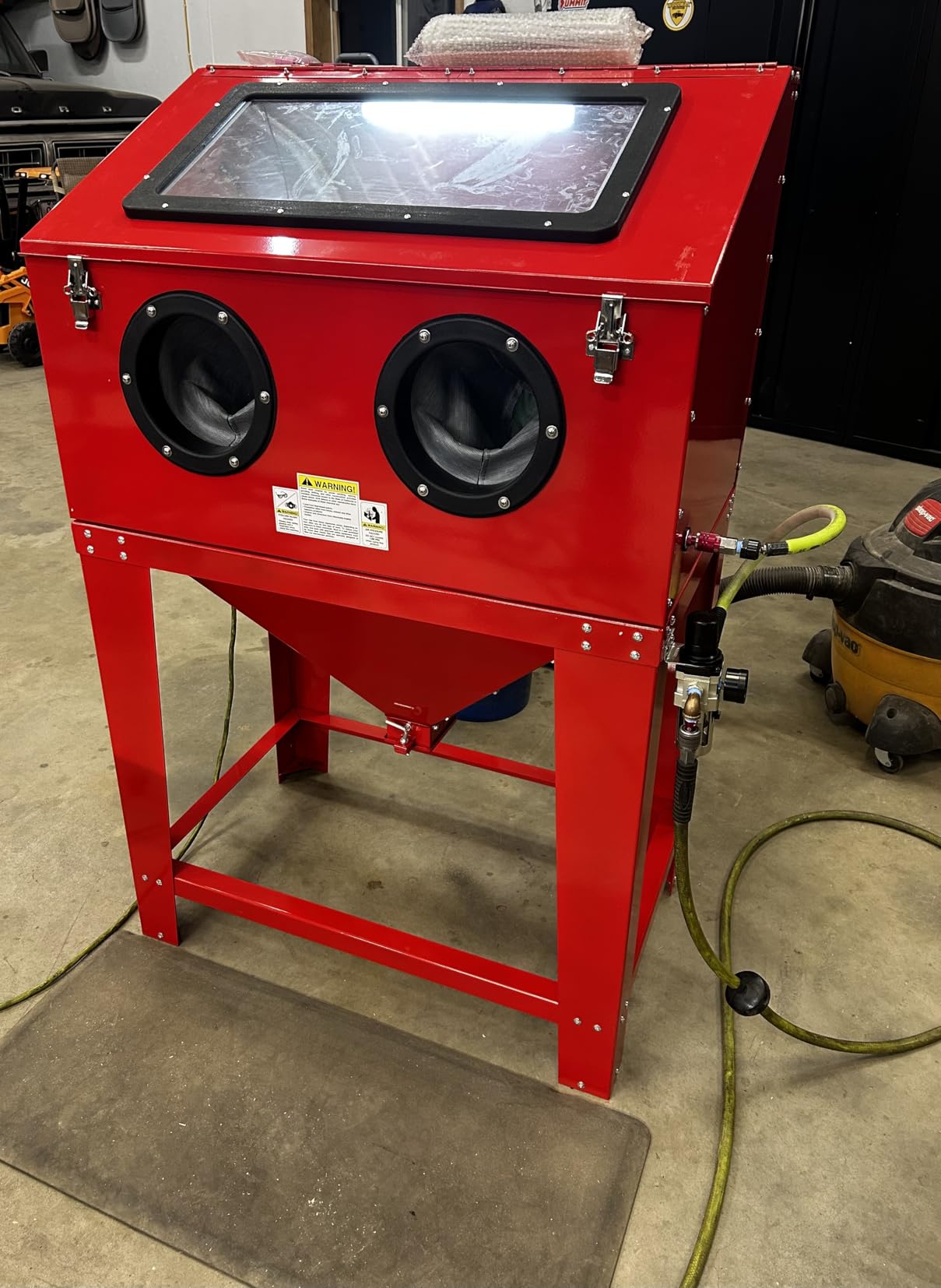 40 Gallon Bench Top Air Sandblasting,Heavy Duty Steel Cabinet Sandblaster Abrasive Blast with Gun and 4 x Nozzles Air Compressor Delivery 60-125PSI/6-25CFM for Rust Removal, Stain, Paint customer photo 1