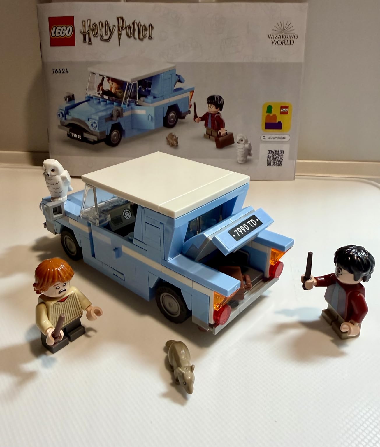 LEGO Harry Potter Flying Ford Anglia Buildable Car Toy (76424) customer photo 2