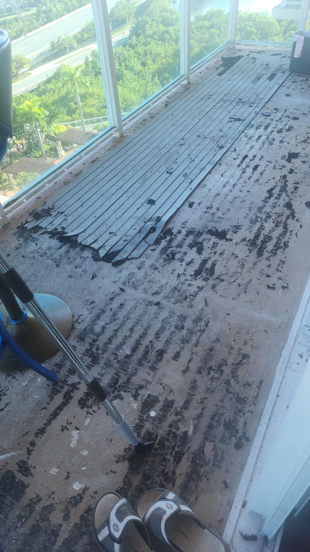 Floor Scraper, 31
