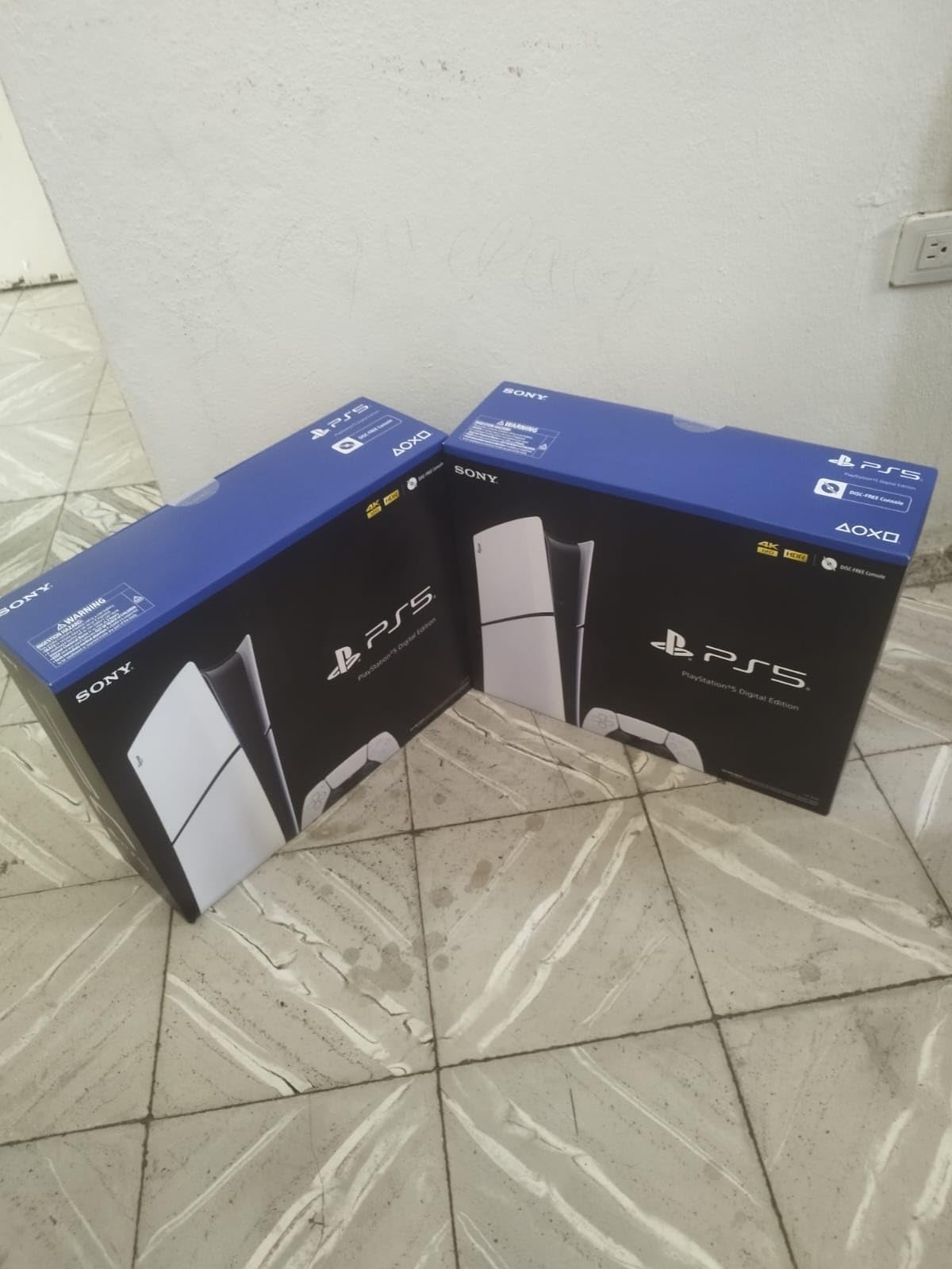 PlayStation 5 Digital Edition (slim) customer photo 1