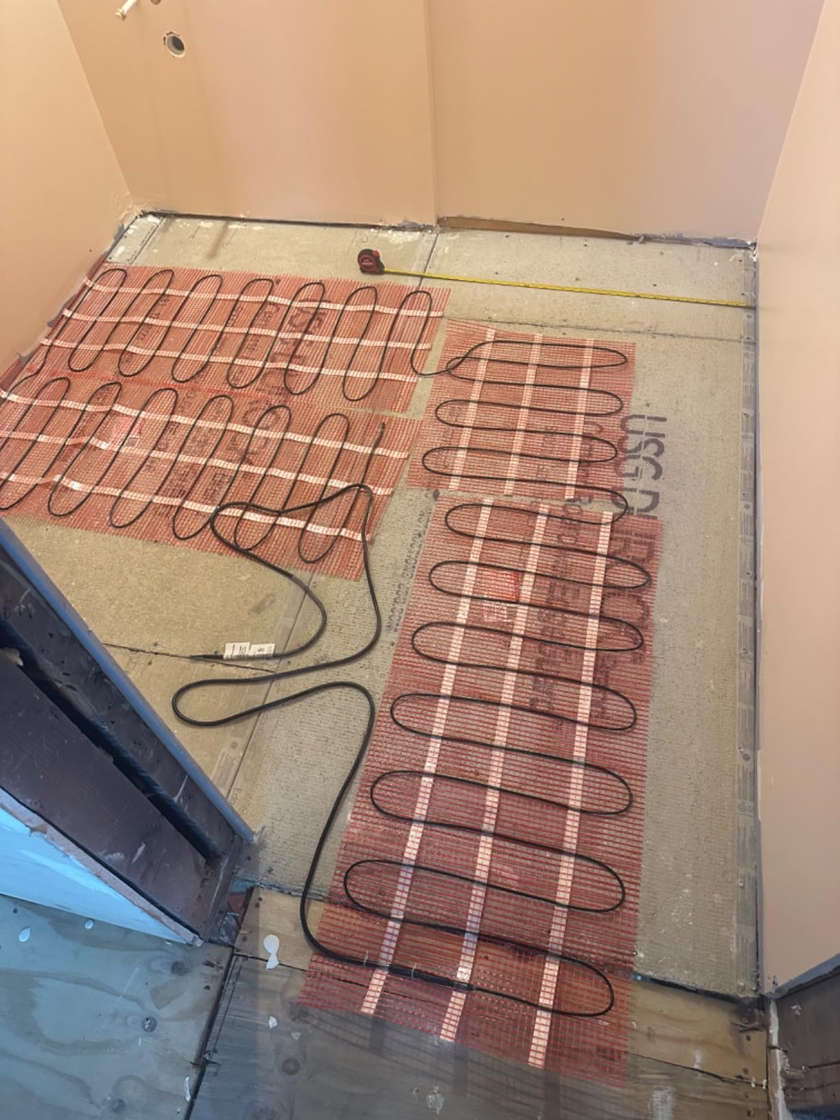 VEVOR Floor Heating Mat, 100Sq.ft. 14F-113F Electric Radiant Floor Heated Warm System with Digital Floor Sensing Thermostat, 110-120V Includes Installation Monitor, Adhesive Back for Easy Installation customer photo 1