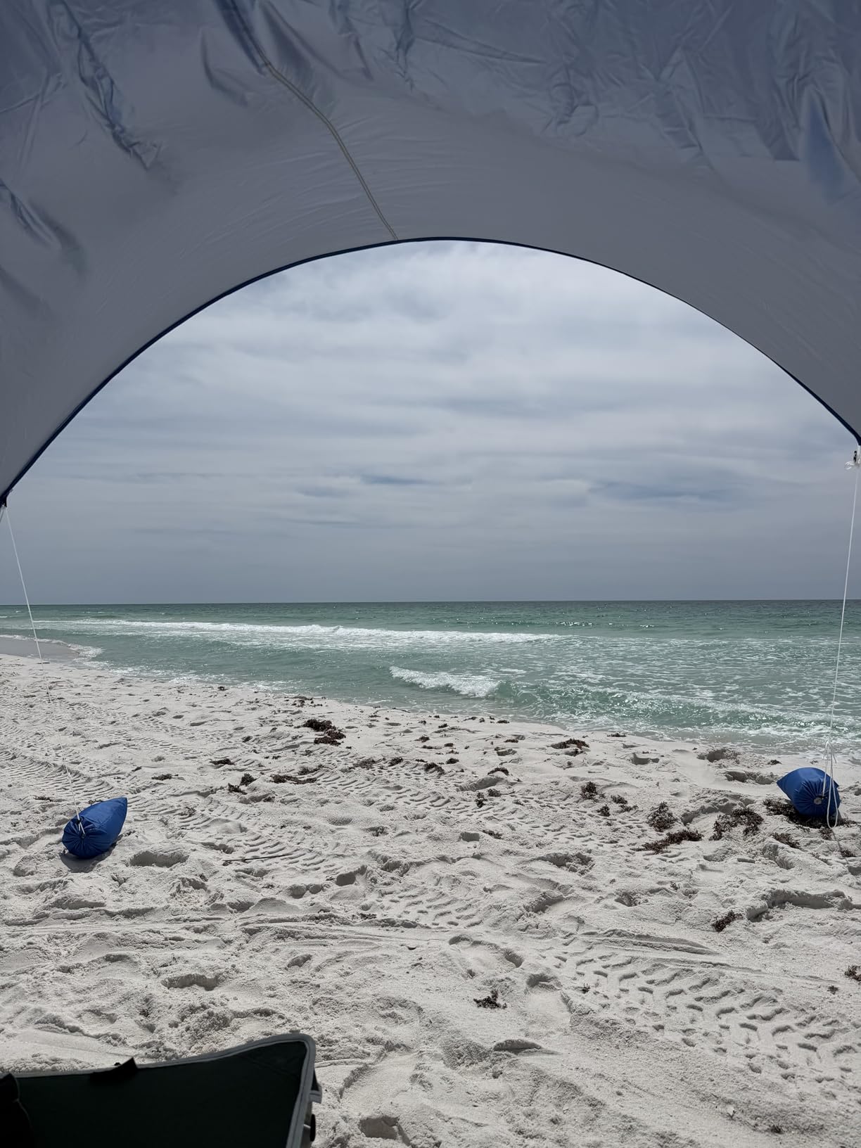 TOBTOS UPF 50+ Pop Up Beach Tent, Easy Set Up Beach Umbrella, Sun Shelter for 2-3 People UV Protection Portable Sunshade, Baby Canopy Cabana, Lightweight with Carry Bag customer photo 2