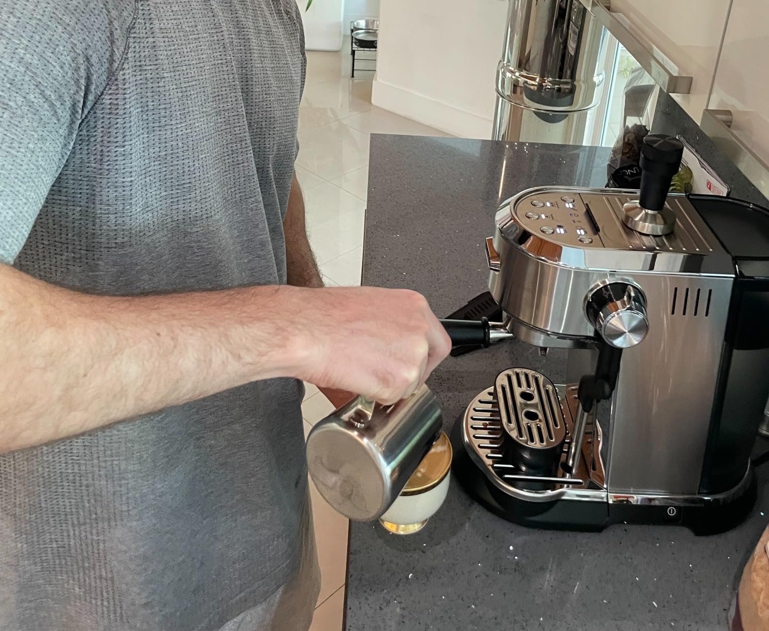 De'Longhi Dedica Maestro Plus Espresso Machine, Automatic Steam Wand, 3 Coffee Temp & Milk Foam Settings, 54oz Removable Tank, Compact Stainless Steel Design customer photo 1