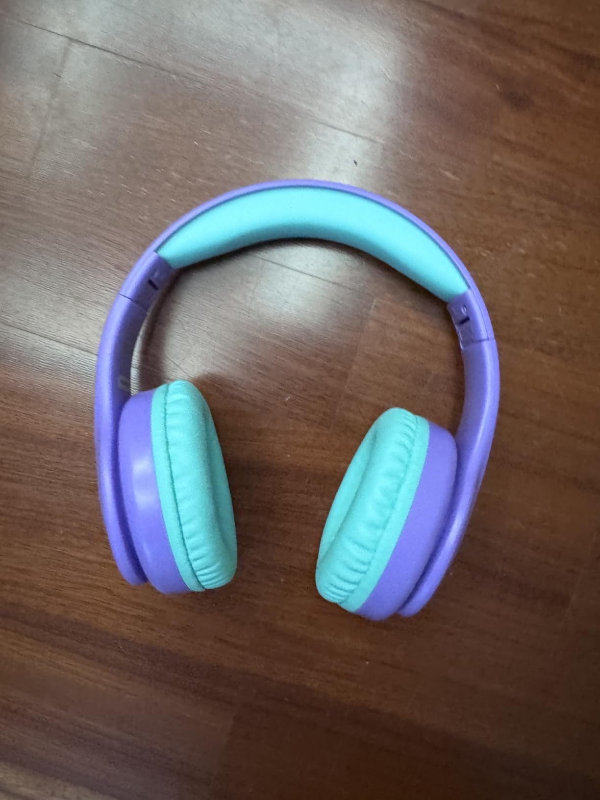 JoySpark Kids Bluetooth Headphones, Lightweight Wireless, 85/94dB Volume Limited, 60 Hours Playtime, Bluetooth 5.3, Built-in Mic customer photo 2