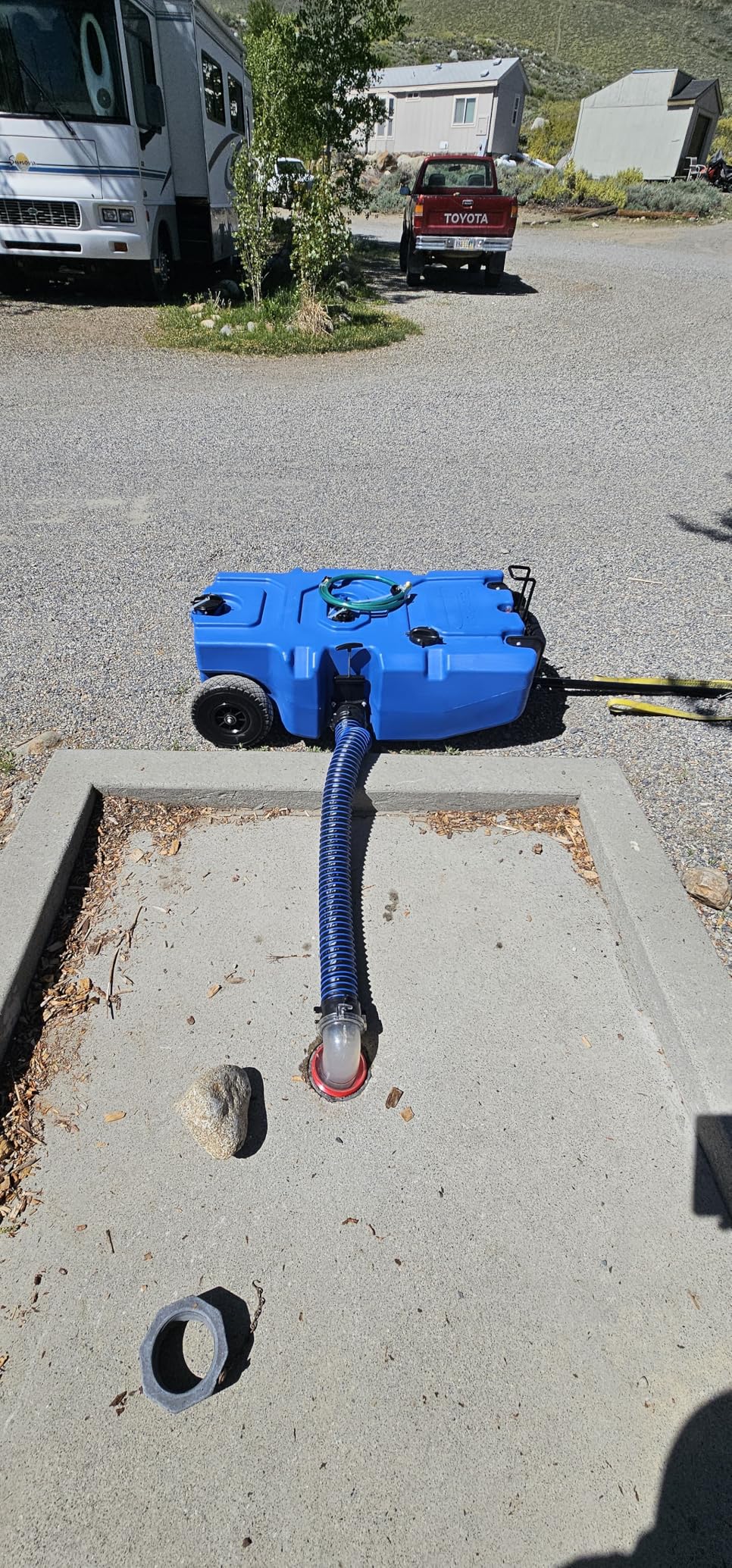 RecPro RV 36 Gallon Portable Waste Tank (Blue) | Tote & Dump | Airless, No-Flat Tires | Capacity Indicator | Gloves Included (36 Gallon Portable Waste Tank) customer photo 2