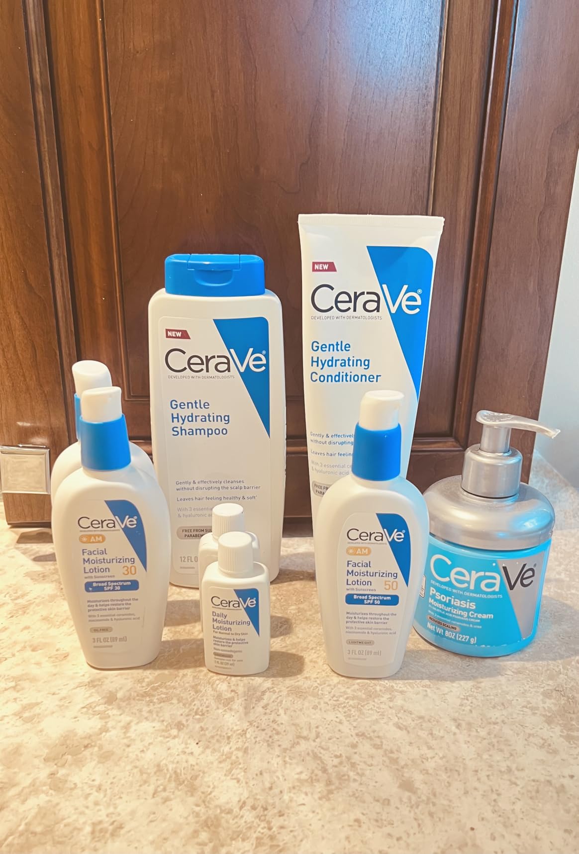CeraVe AM Facial Moisturizing Lotion SPF 50, Face Moisturizer with SPF, Hyaluronic Acid, Niacinamide & Ceramides, Non-Greasy, Non Comedogenic Sunscreen, 3 Oz customer photo 1