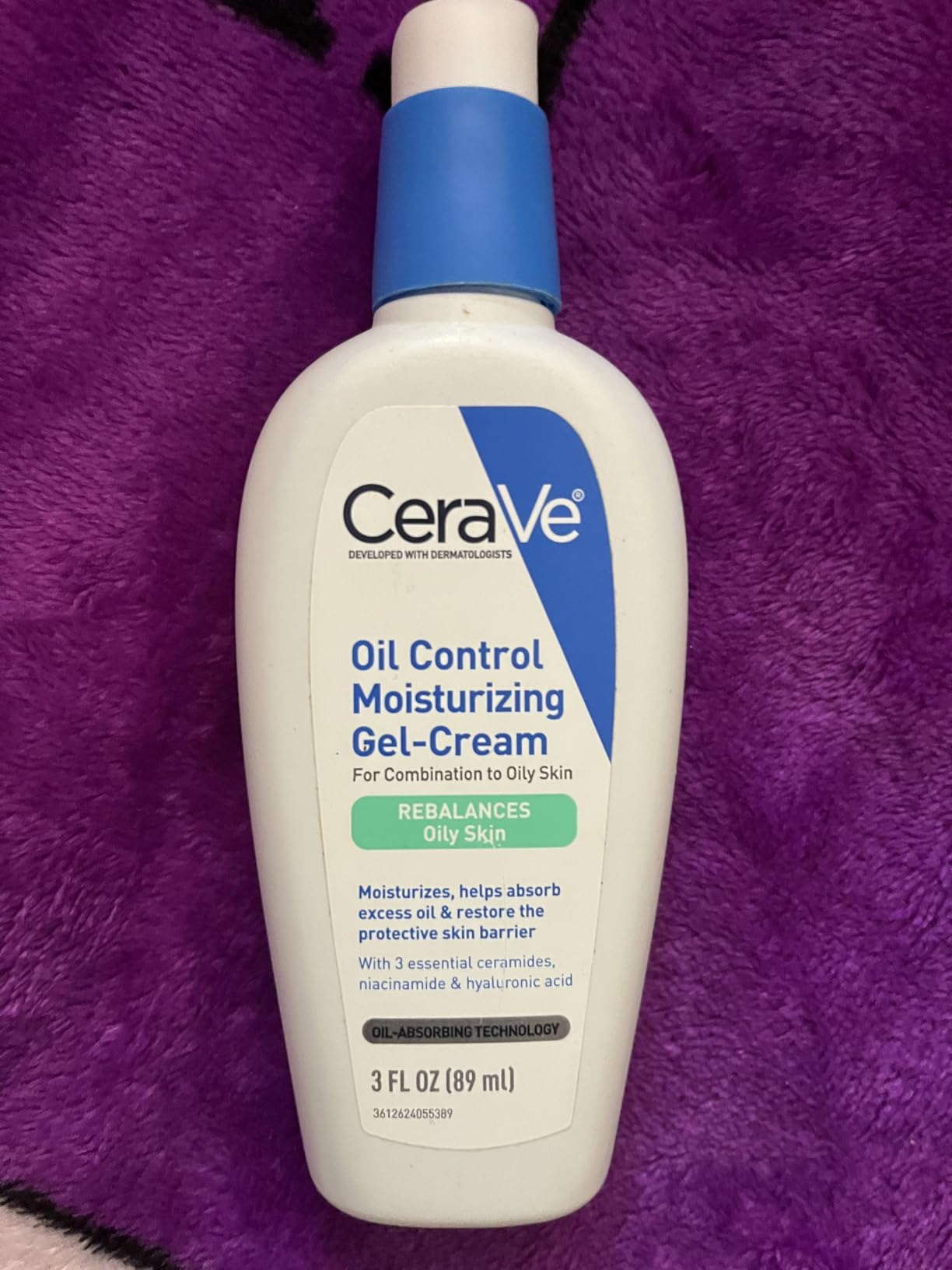 CeraVe Oil Control Moisturizing Gel-Cream, Face Moisturizer for Oily Skin, Niacinamide, Hyaluronic Acid & Oil Absorbing Technology, Non-Comedogenic, Fragrance Free & Oil-Free customer photo 1
