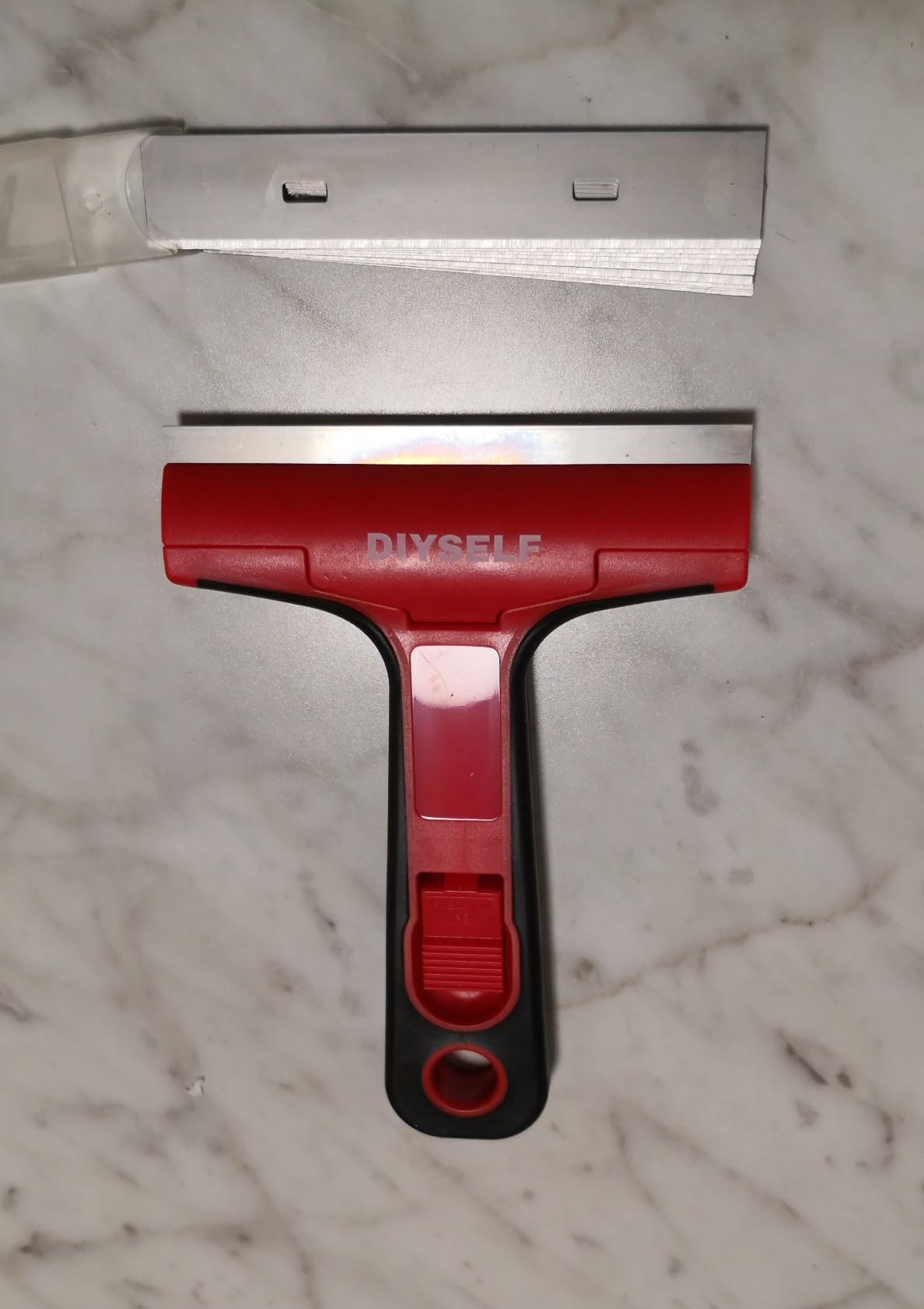 DIYSELF Razor Blade Scraper, 1 Pack Scraper Tool with 10pcs 4-Inch Blades, Razor Scraper for Cleaning Glass, Window, Stove Top, Oven, Kitchen, Cooktop, Shower Door, Sticky Residue, Tile, Wallpaper customer photo 2