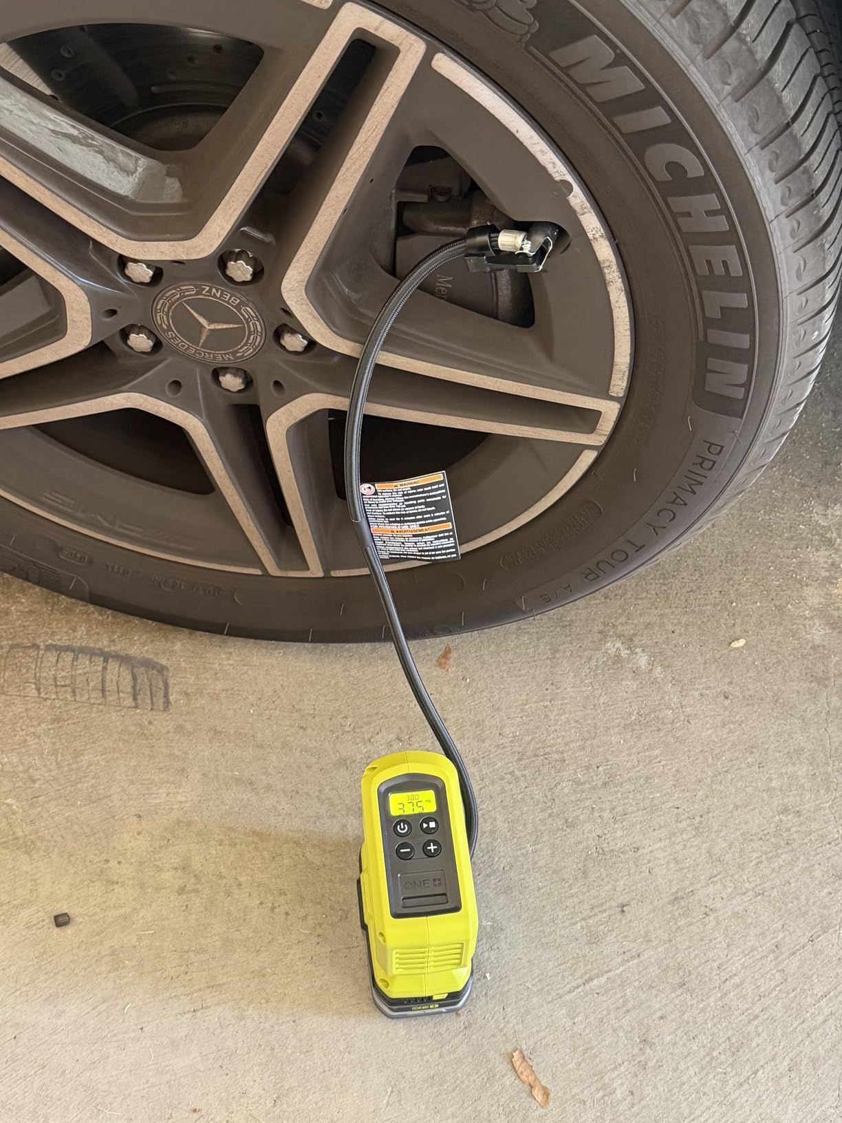 Ryobi 18V One+ 11 Bar Wireless Compressor - Tyre and Ball Inflation - Comes with 3 Tips (without Battery) - RPI18 customer photo 1