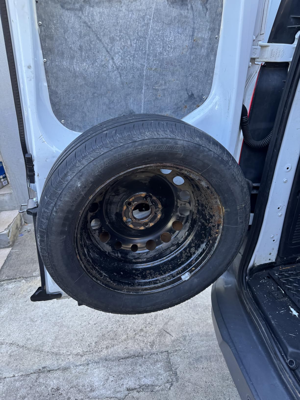 Wall Mount Spare Tire Carrier Mount for Trailer Spare Tire Mount for Utility Trailer Enclosed Trailer Accessories Spare Tire Holder customer photo 1