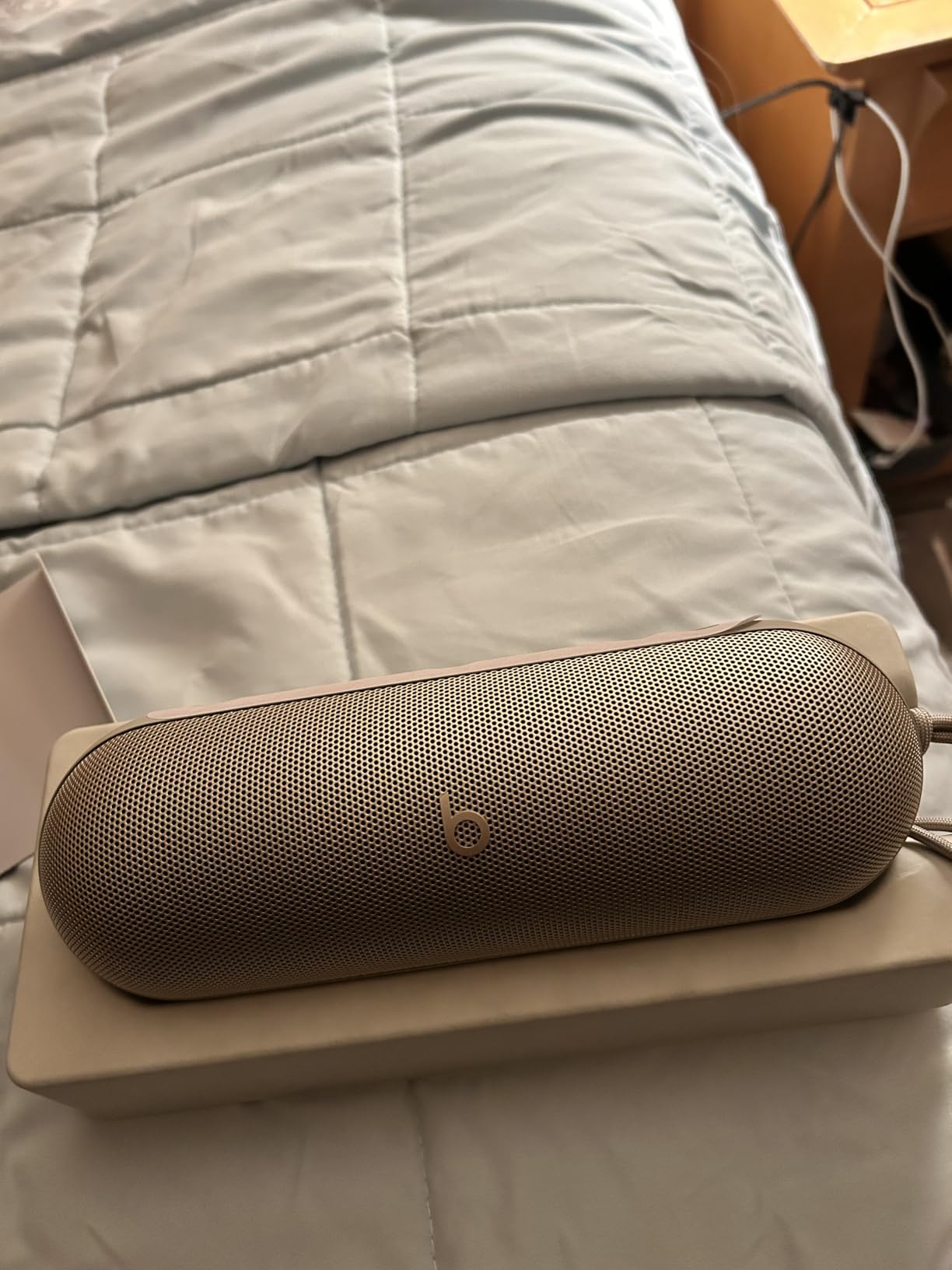 Beats Pill - Portable Bluetooth Speaker - Up to 24H Battery Life, Water Resistant, Bluetooth, Apple & Android Compatible, Seriously Loud Sound for Home, Outdoor and Travel - Champagne Gold customer photo 1