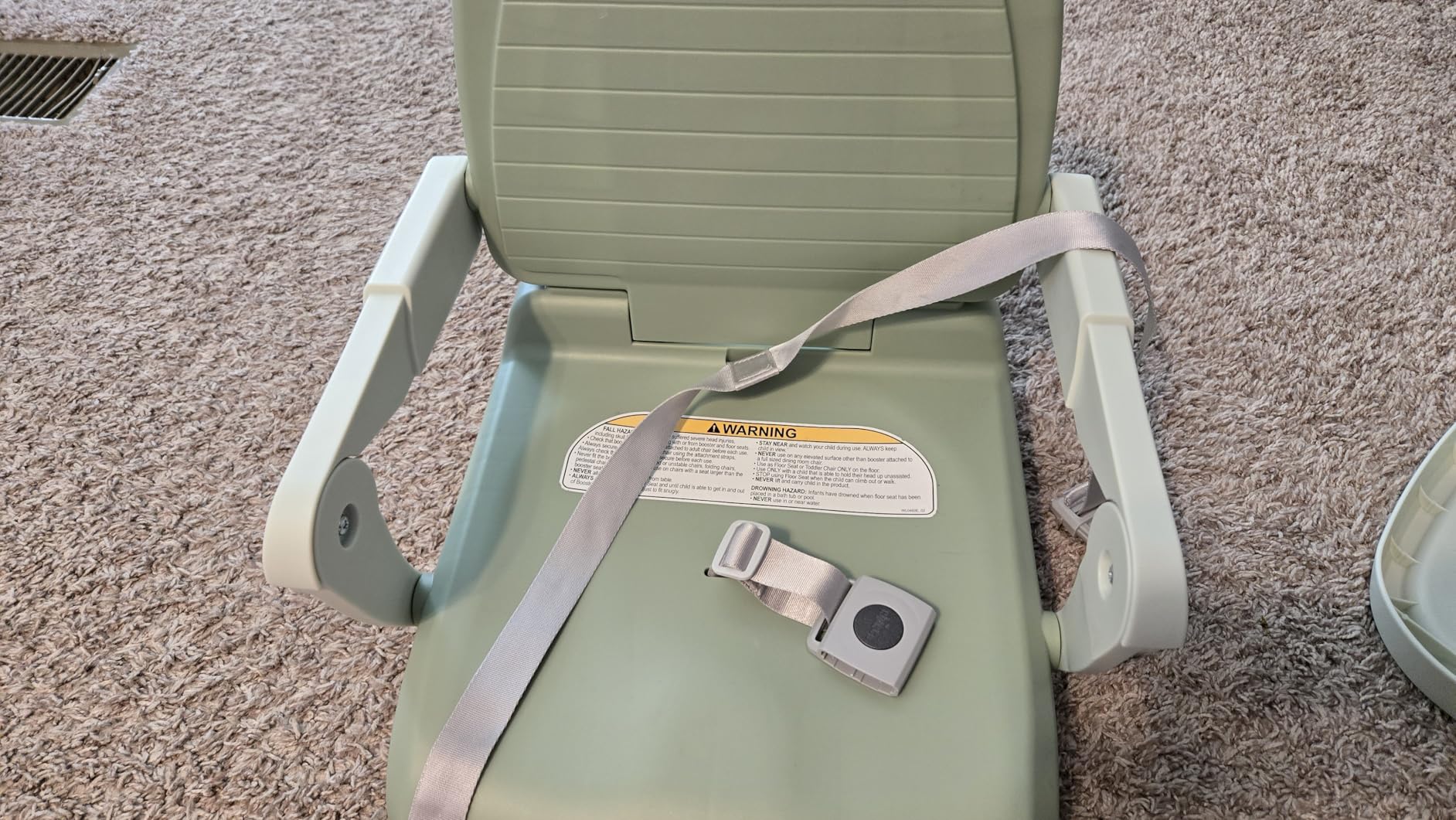 Chicco Bento Booster 3-in-1 Portable Booster Seat for Table, Feeding Seat and Toddler Chair for Babies and Toddlers, for Children up to 50 lbs., Lightweight, Compact Fold, Mochi/Purple customer photo 2