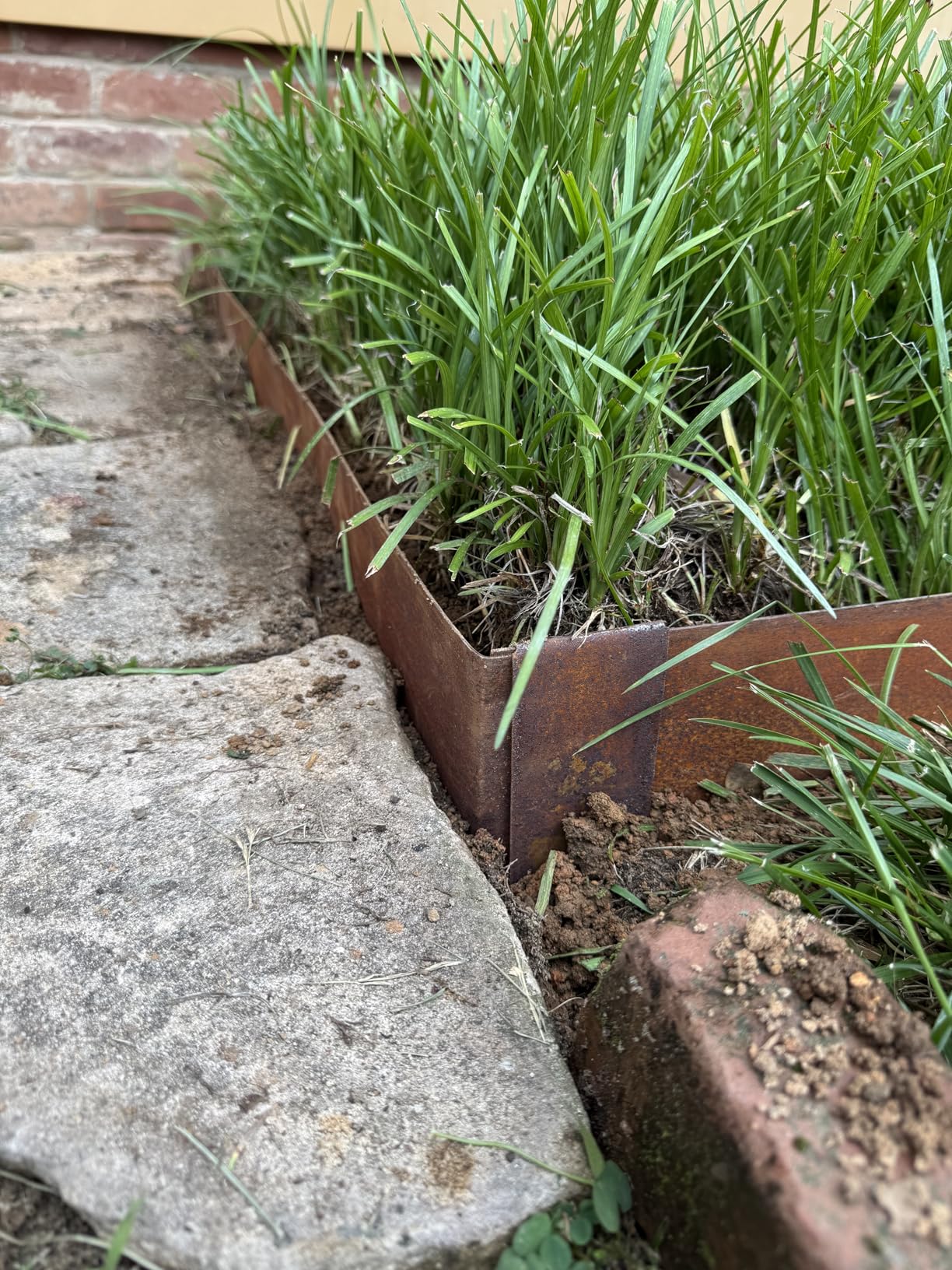 LAVEVE Landscape Edging Galvanized Steel Black, Hammer-in Metal Garden Edging Border with Clips, Suitable for Garden Fence, Paver Edging, Lawn and Yard customer photo 2