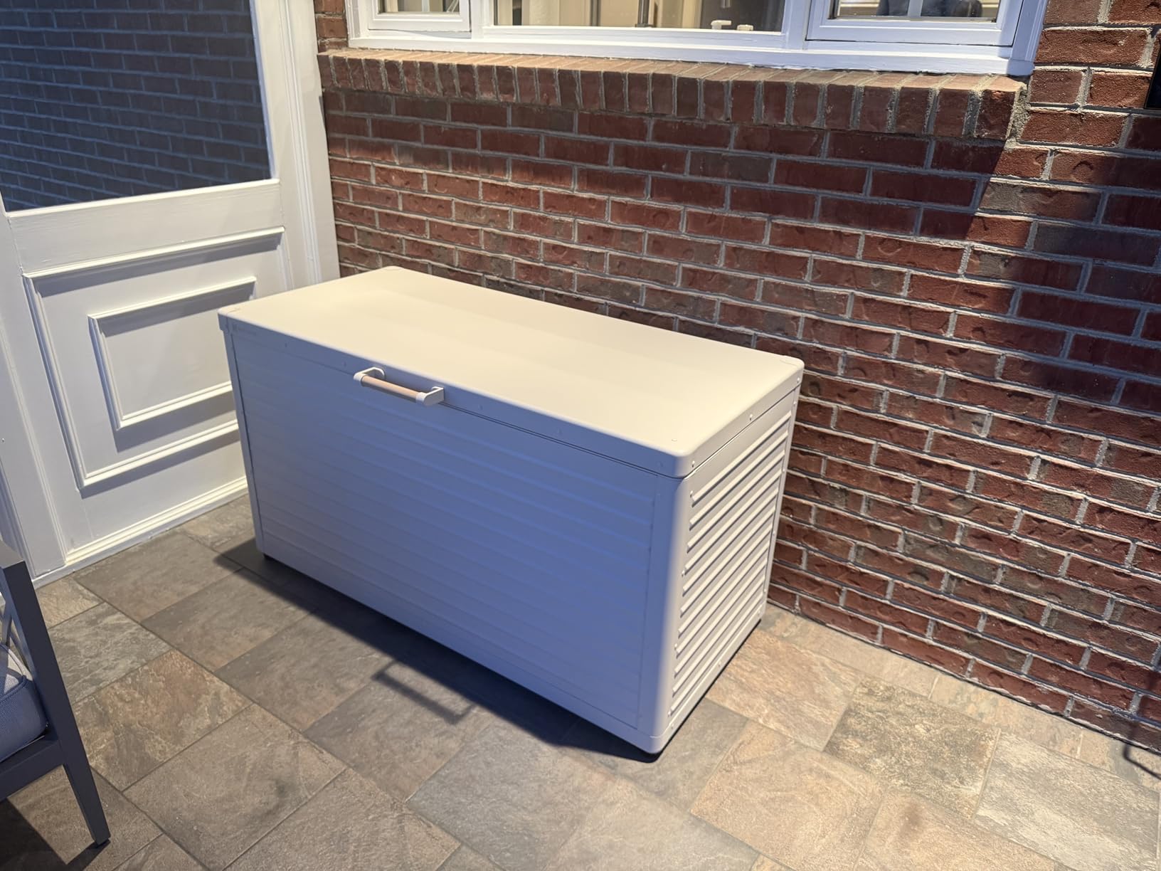 MIRADOR 134 Gallon Outdoor Storage Box with Wheels & Soft-Close Lid, Waterproof Metal Deck Box for Patio Cushions, Garden Tools & Pool Accessories, Charcoal customer photo 1