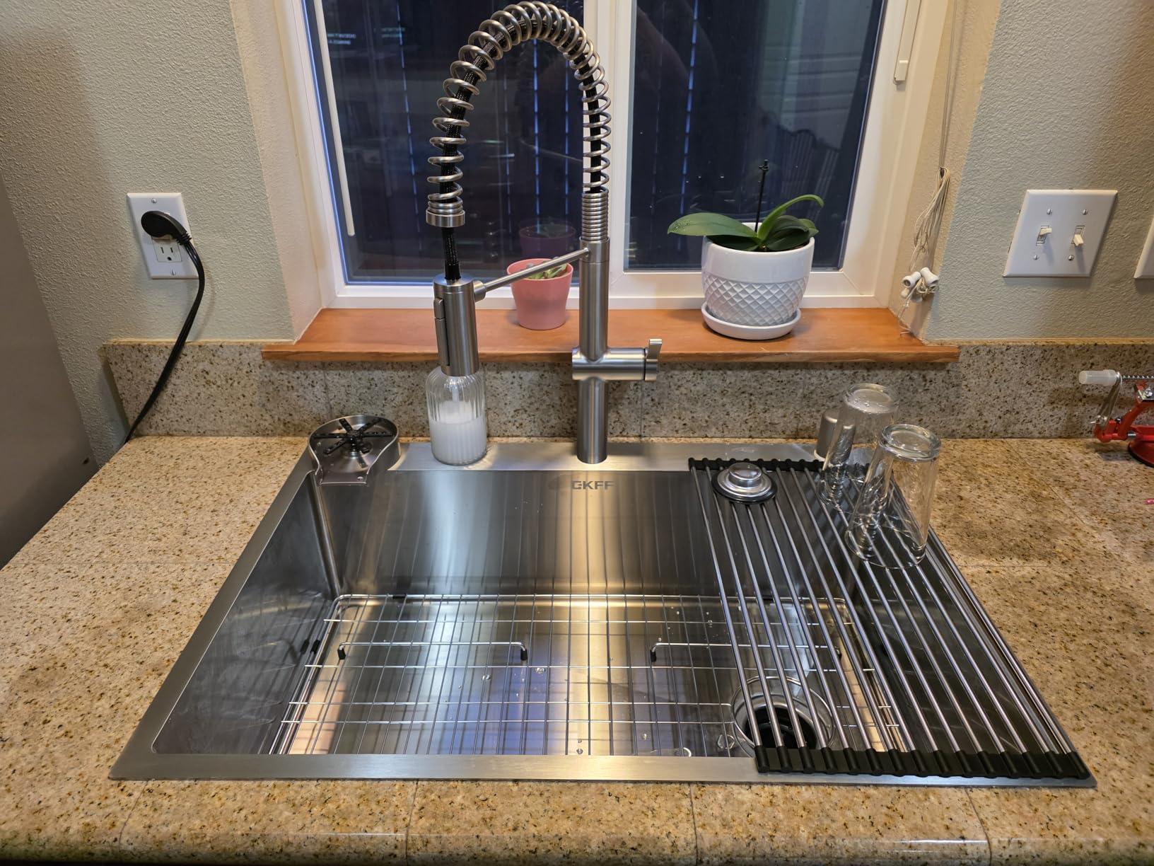 KRAUS CleanMate Glass Rinser for Kitchen Sink in Spot-Free Stainless Steel Color Finish, KGR-500SFS customer photo 1