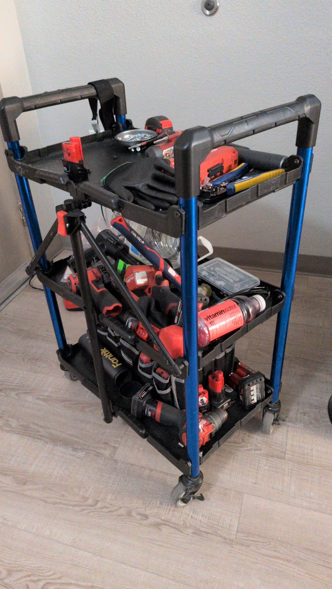 WORKPRO 3-Tier Collapsible Service Cart, 210 LBS Foldable Utility Service Cart with Wheels, Portable Tool Cart for Garage, Warehouse, Home, Restaurant, Office (No Assembly Required) customer photo 2