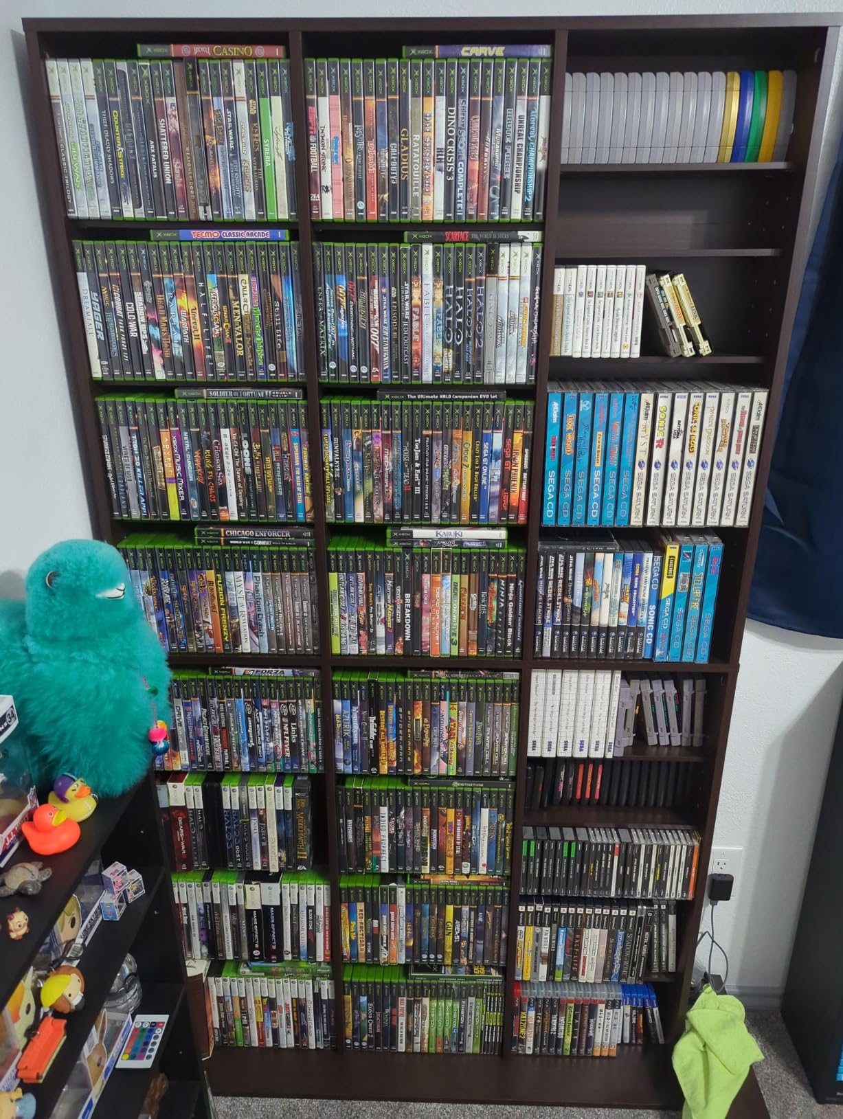 VEVOR Media Storage Cabinet, Adjustable DVD Cabinet, CD Storage, Protects & Organizes Music, Movie, Video Games or Memorabilia Collections-Espresso customer photo 1