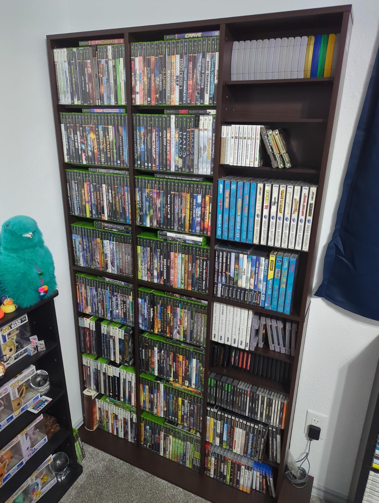 VEVOR Media Storage Cabinet, Adjustable DVD Cabinet, CD Storage, Protects & Organizes Music, Movie, Video Games or Memorabilia Collections-Espresso customer photo 2