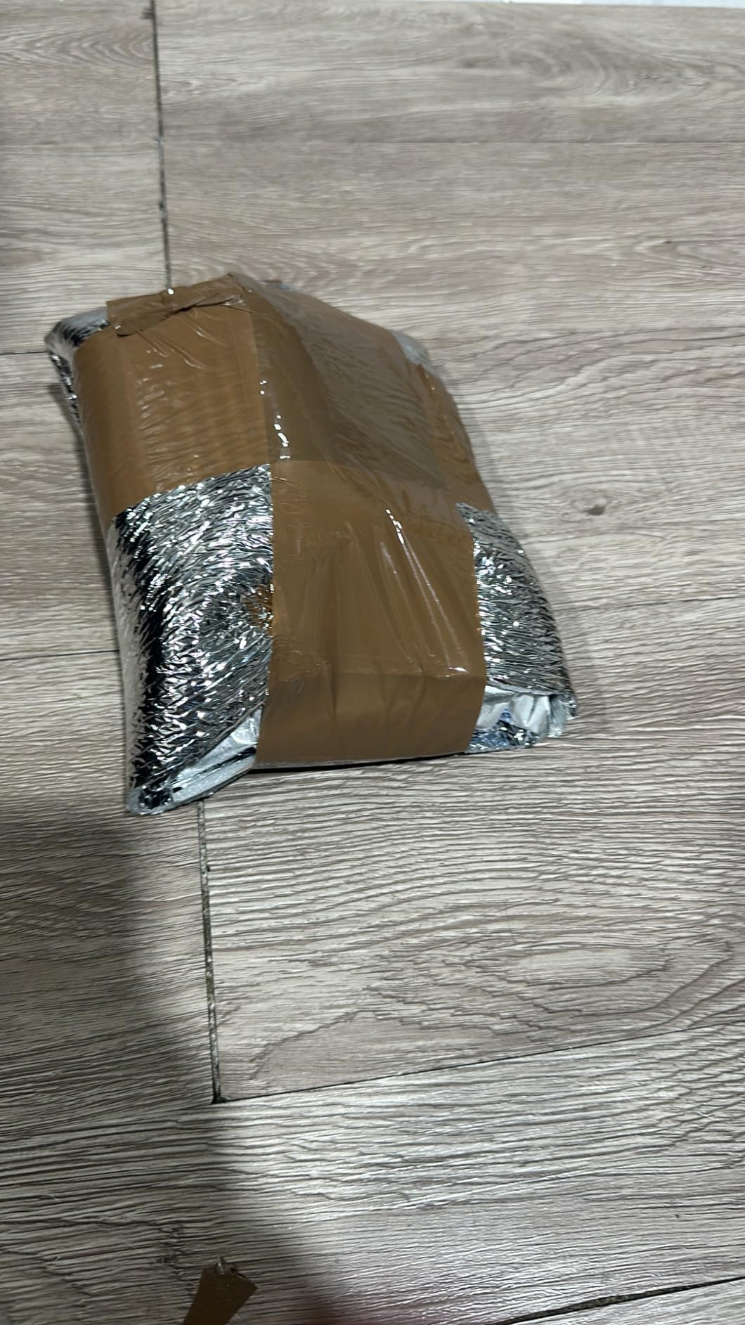 VEVOR Double Reflective Insulation Roll, Foam Core Radiant Barrier, 5.5mm 48 in x 50 ft, Double-Sided Aluminum Foil EPE Foam Heat Reflective Shield, Thermal Insulation Roll for Window RV Roof customer photo 2