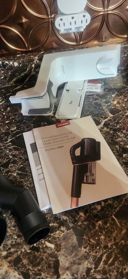 Miele Duoflex Total Care Vacuum Cleaner, Cordless and Bagless Multi-Use Flexible Stick Vacuum, Obsidian Black / Rose Gold customer photo 1