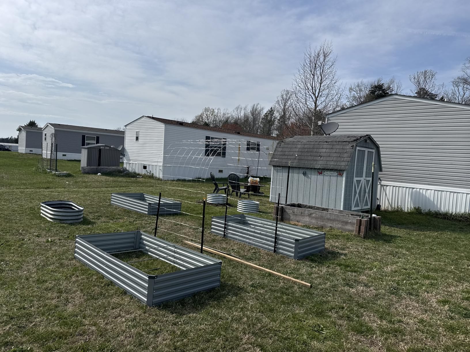 Farm Fence 4FT x 100FT, Galvanized Cattle Fence, Heavy Zinc Coating Wire Fencing, 14GA Livestock Fence, Goat Fence, Hog Wire Fencing Perfect for Pest Control, Livestock & Animals Protection customer photo 1