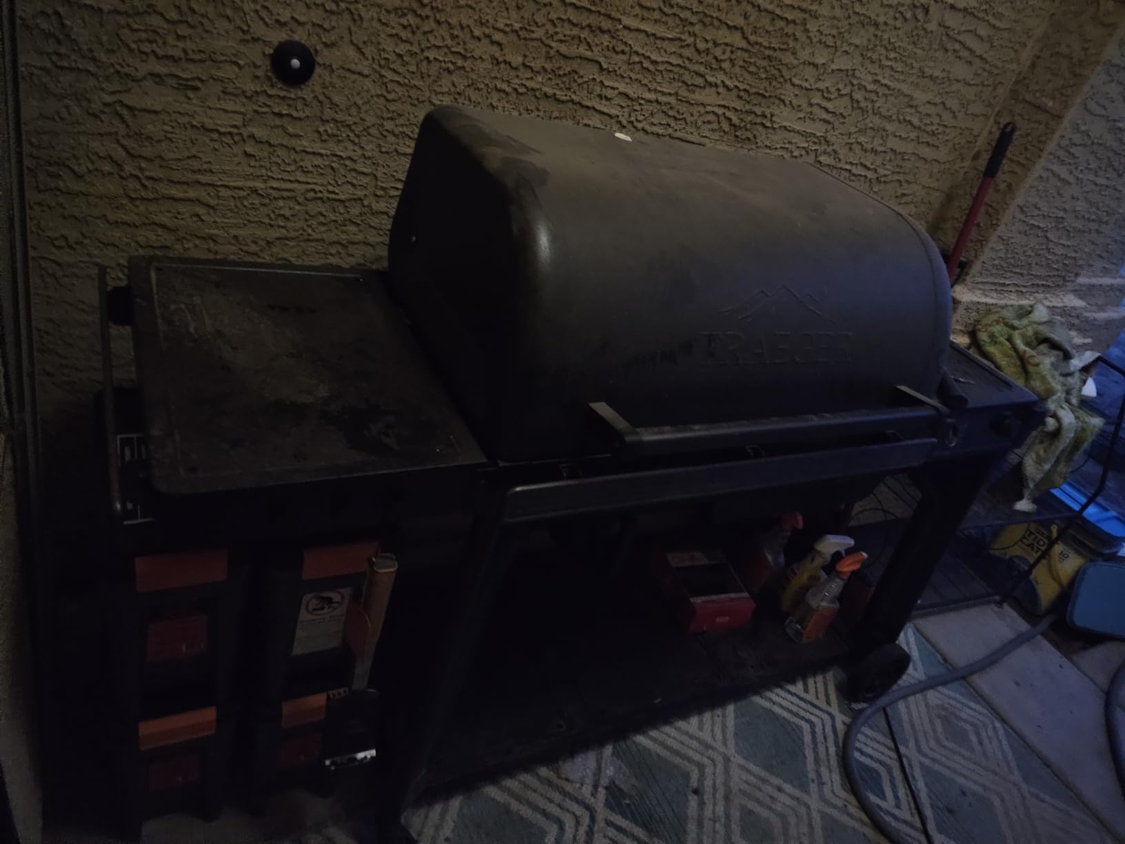 Traeger Grills Woodridge Pro Electric Wood Pellet Grill and Smoker, 970 Sq. In., Outdoor Pellet Smoker Grill with Digital Sensor and Side Shelf, Wi-FIRE Technology, Super Smoke Mode, Black customer photo 2