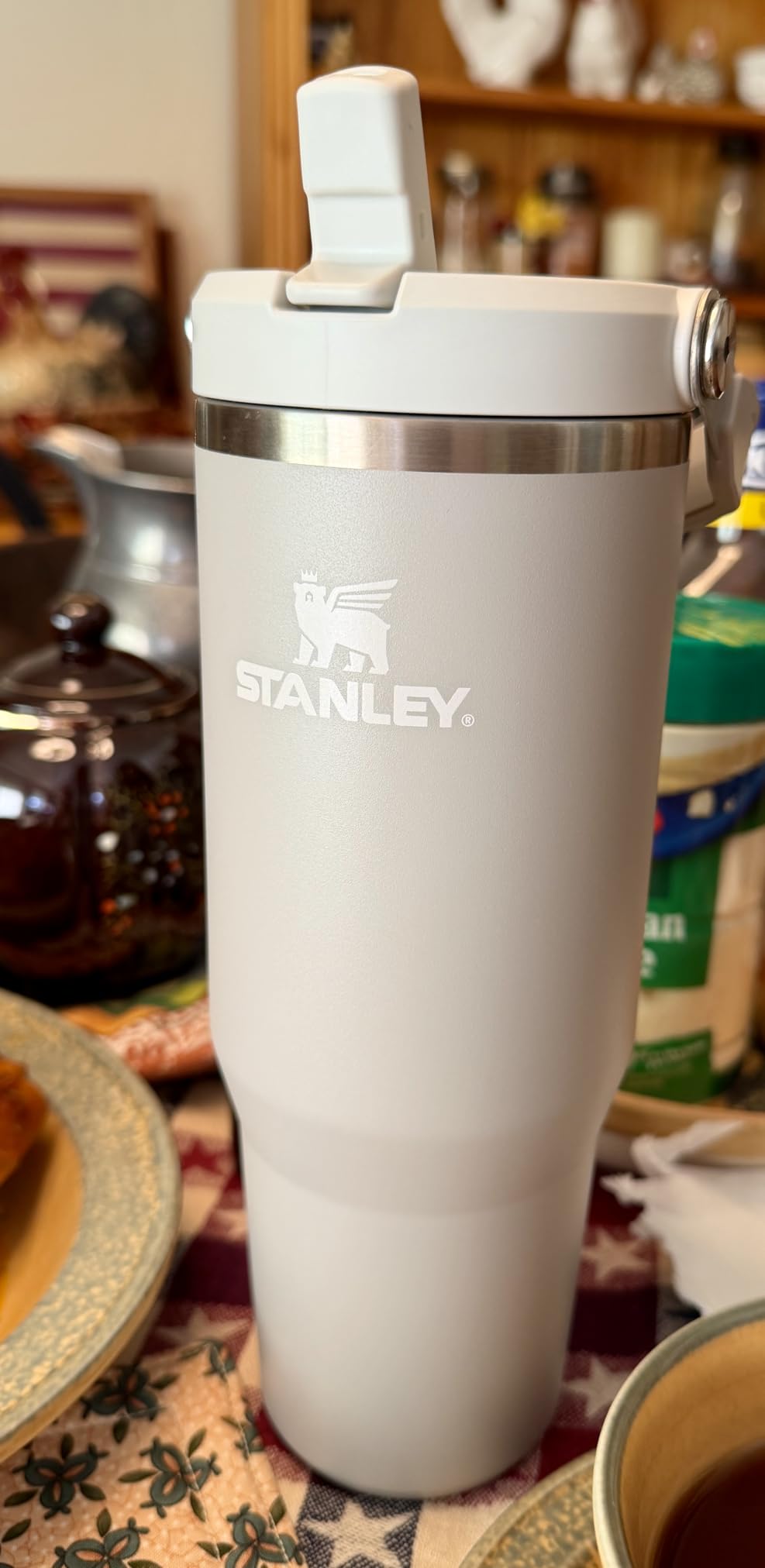 IceFlow 2.0 Flip Straw Tumbler with Handle 30 oz | Twist On Lid and Flip Up Straw | Leak Resistant Water Bottle | Insulated Stainless Steel | BPA-Free | Dried Pine customer photo 1